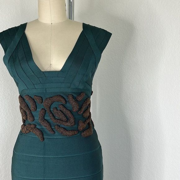 Herve Leger Herve Leger Beaded Bandage Dress Size M / US 6-8 / IT 42-44 - 4 Thumbnail