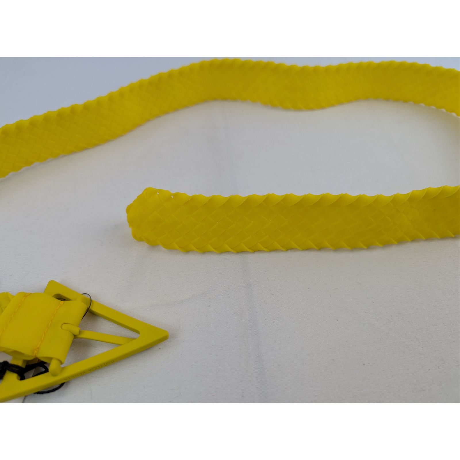 Bottega Veneta o1rshd1 Size: 110 / Intreccio Rubber Belt in Lemon Size 44 - 8 Thumbnail