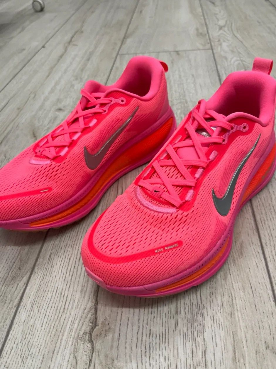Nike Nike Zoom Vomero 18 Size US 10 / EU 43 - 1 Thumbnail
