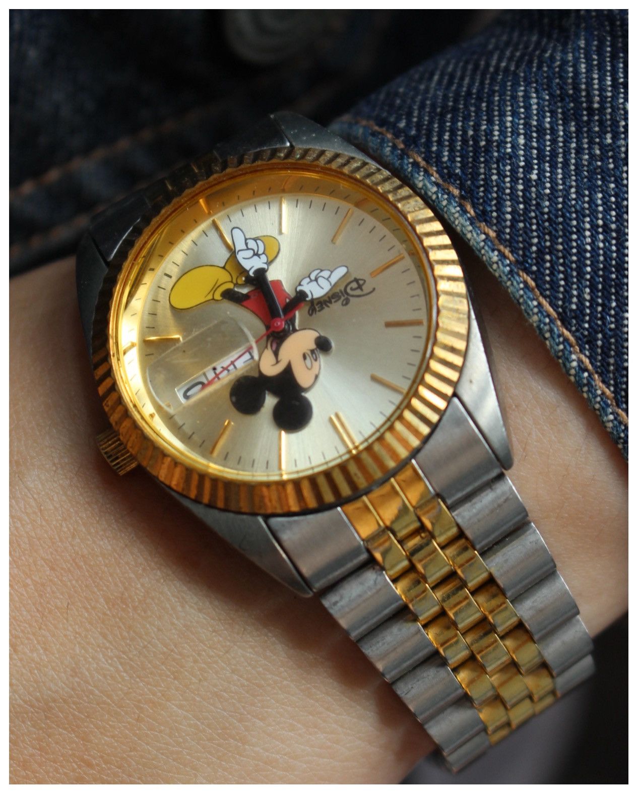 Vintage 2000S DISNEY MICKEY MOUSE TWO-TONE DAY-DATE WATCH Size ONE SIZE - 2 Thumbnail