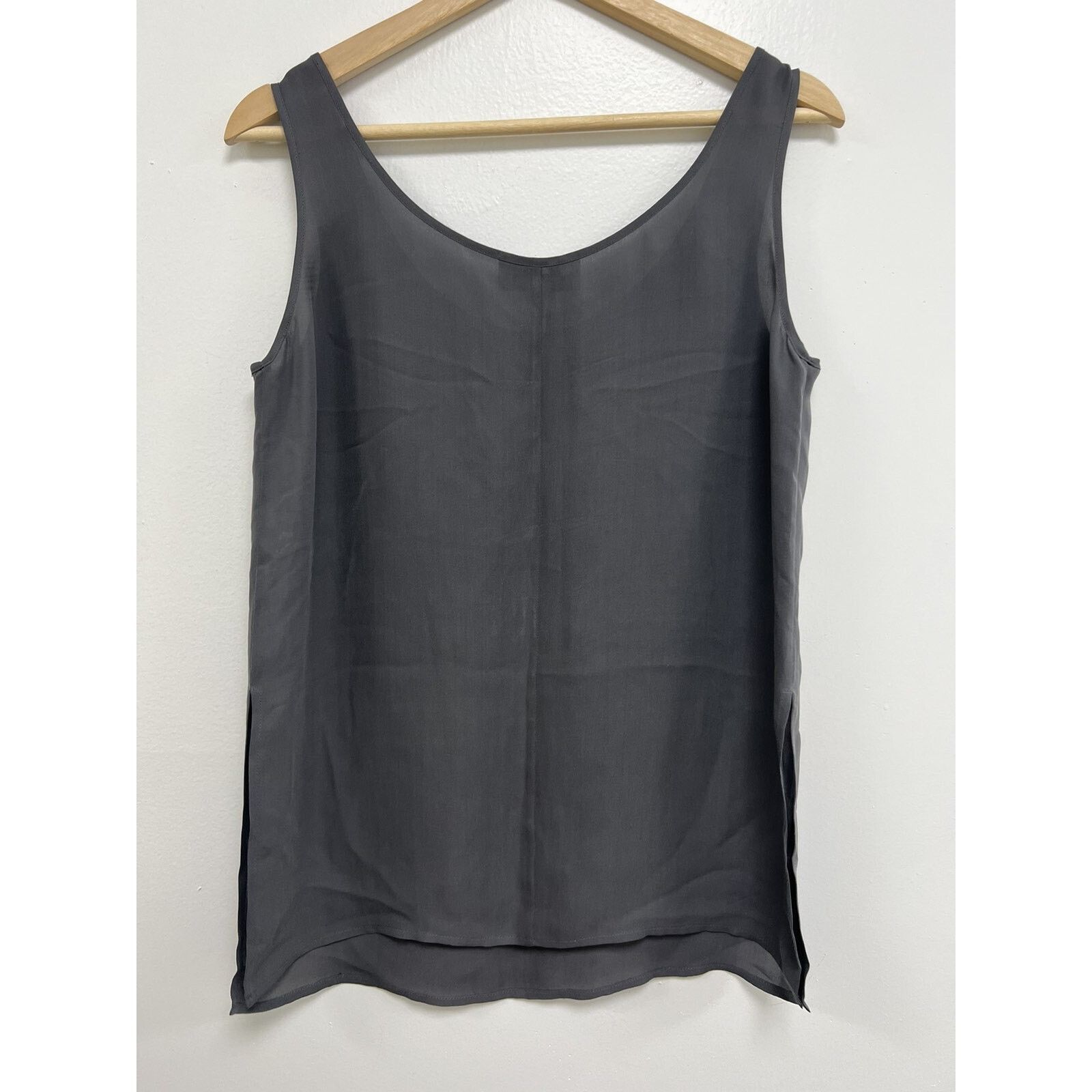 Emanuel Ungaro EMANUEL Woman Tank Top Short Sleeve SilkPetite 6/40 A001925 Size M / US 6-8 / IT 42-44 - 2 Thumbnail