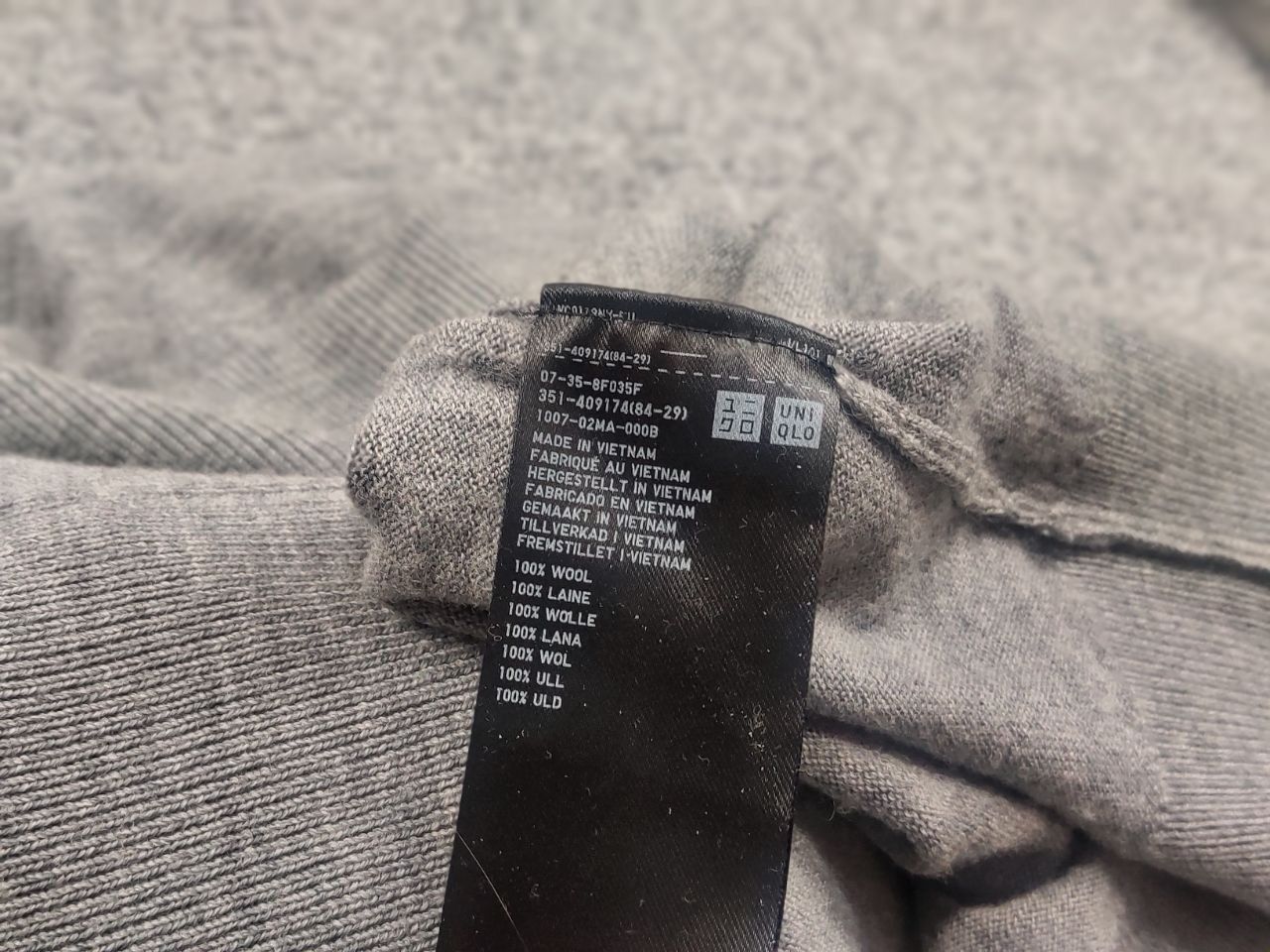 Uniqlo Uniqlo light wool Sweater high turtleneck collar Gray Color Size US M / EU 48-50 / 2 - 12 Thumbnail