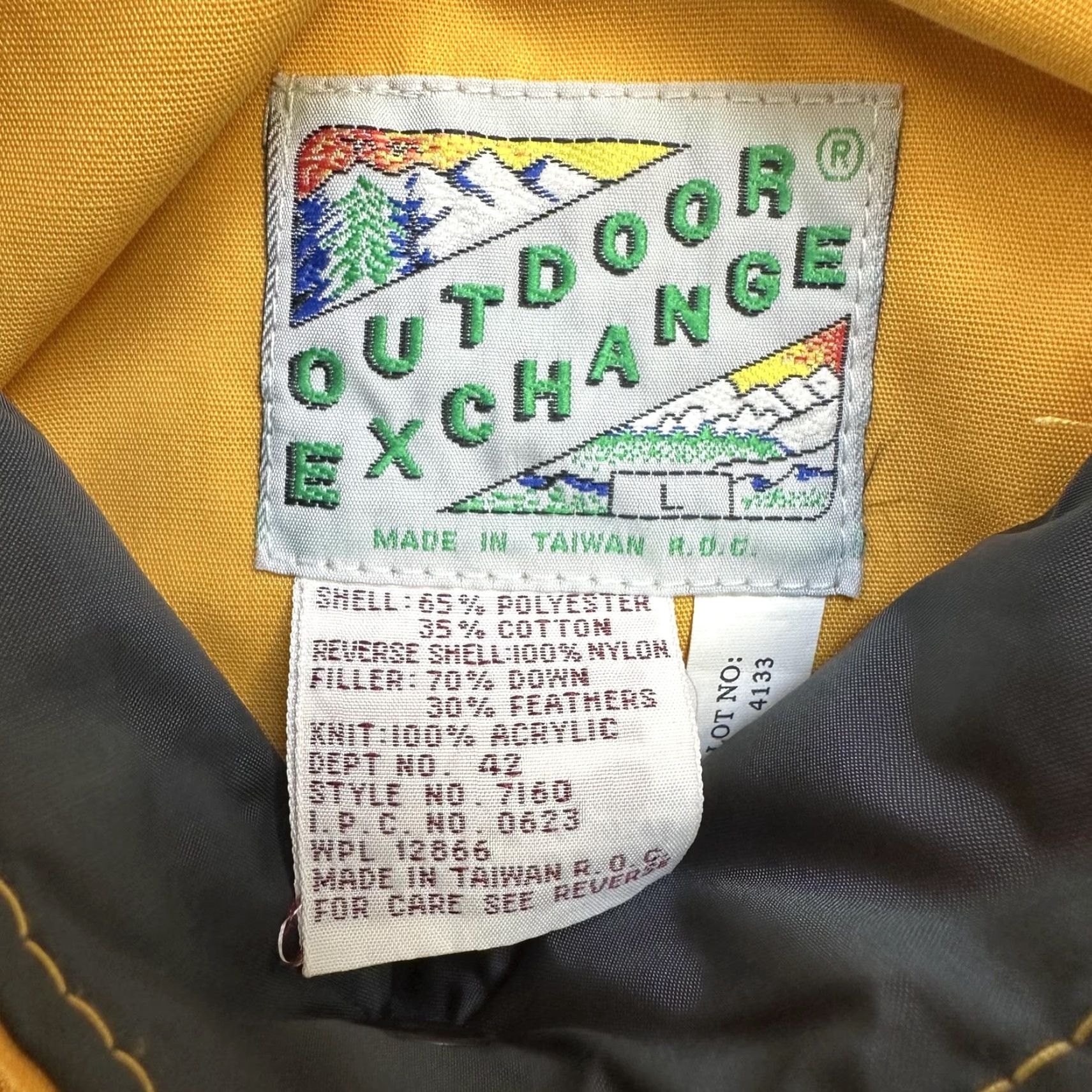 Vintage VINTAGE Outdoor Exchange Vest Mens Large Yellow Down Puffer Snap Zip Taiwan 80s Size US S / EU 44-46 / 1 - 5 Thumbnail