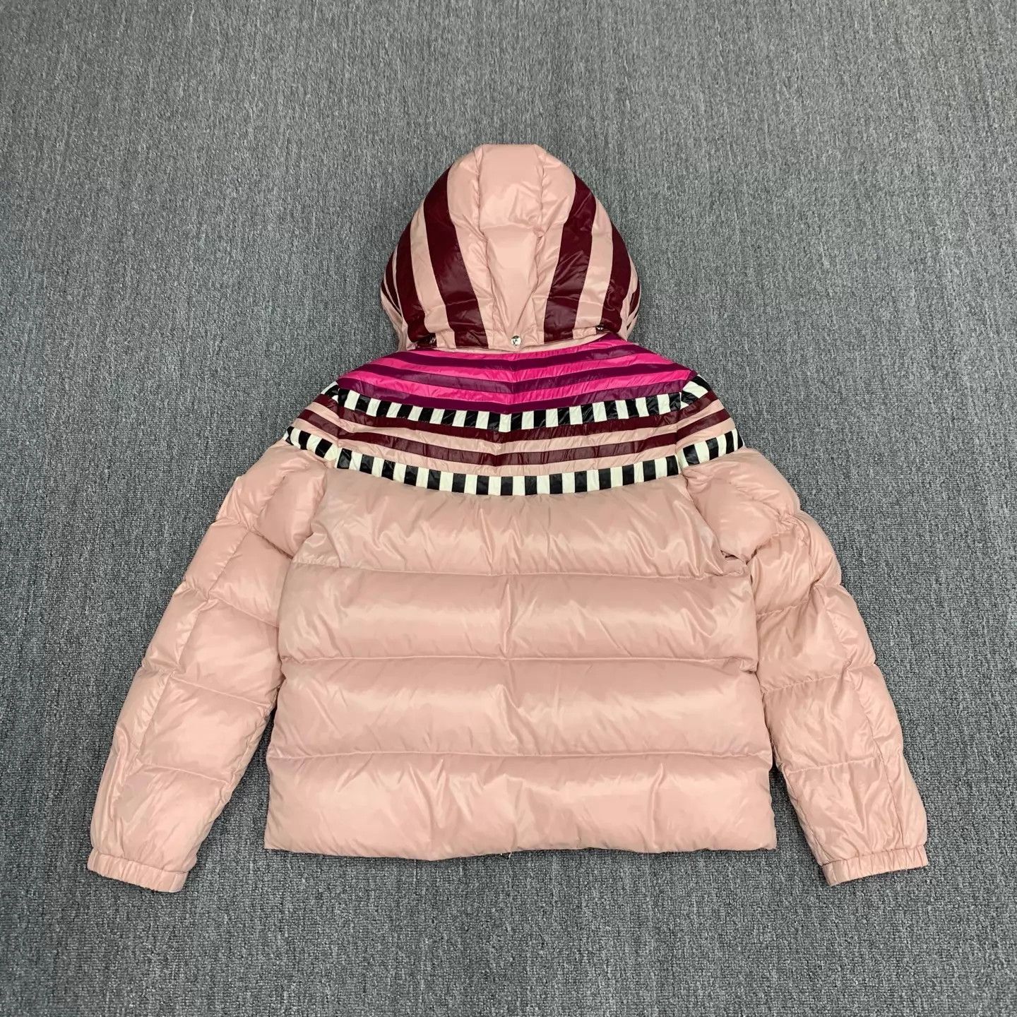 Moncler Moncler Pink Patterned Hooded Puffer 1 95 New Size S / US 4 / IT 40 - 2 Thumbnail