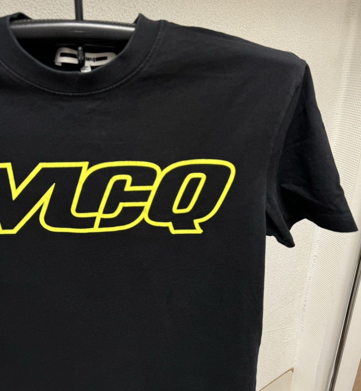 MCQ Alexander McQueen MCQ big logo black t-shirt S sz Size US S / EU 44-46 / 1 - 3 Thumbnail