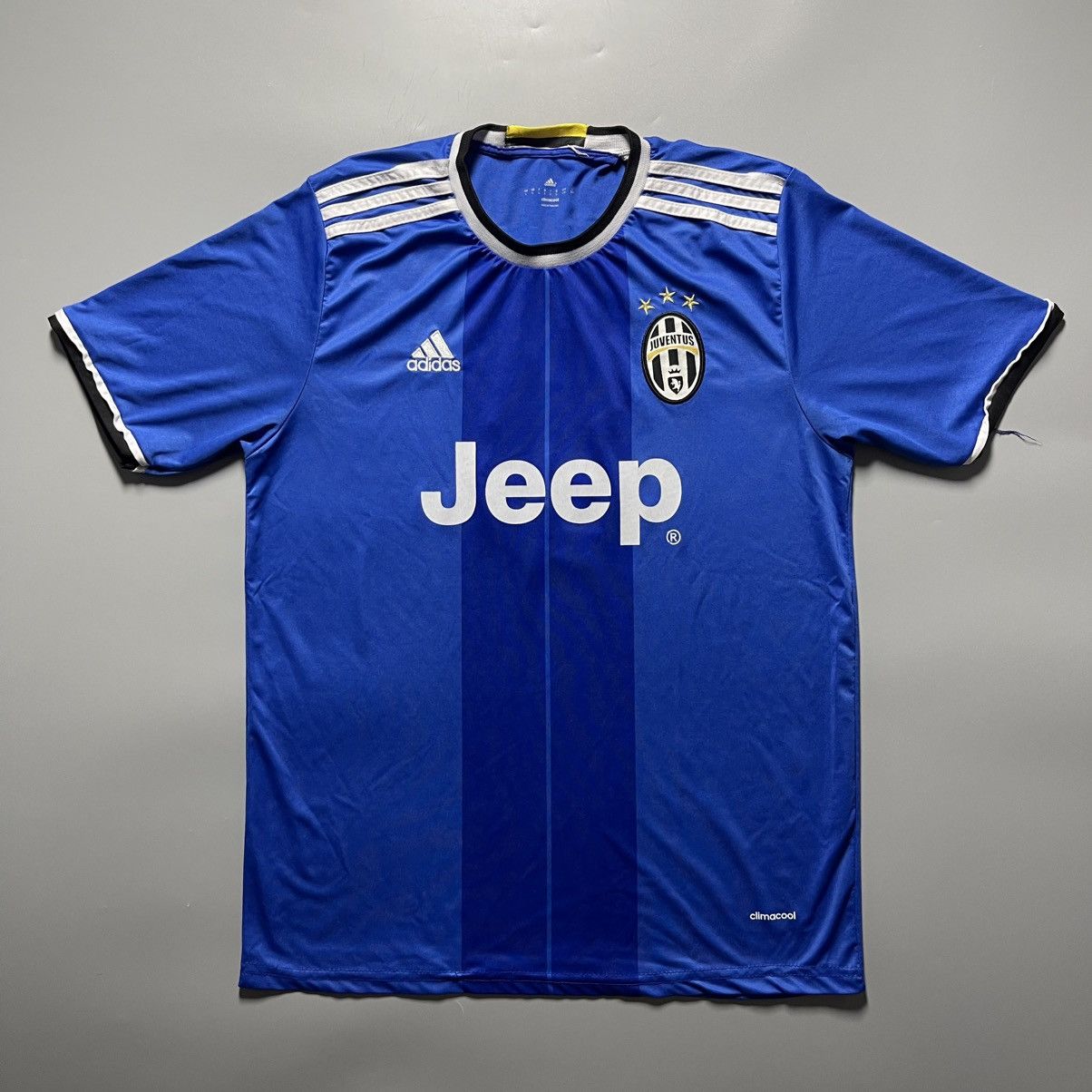 Vintage JUVENTUS ADIDAS 2016/2017 FOOTBALL AWAY JERSEY #9 HIGUAIN Size US L / EU 52-54 / 3 - 2 Thumbnail