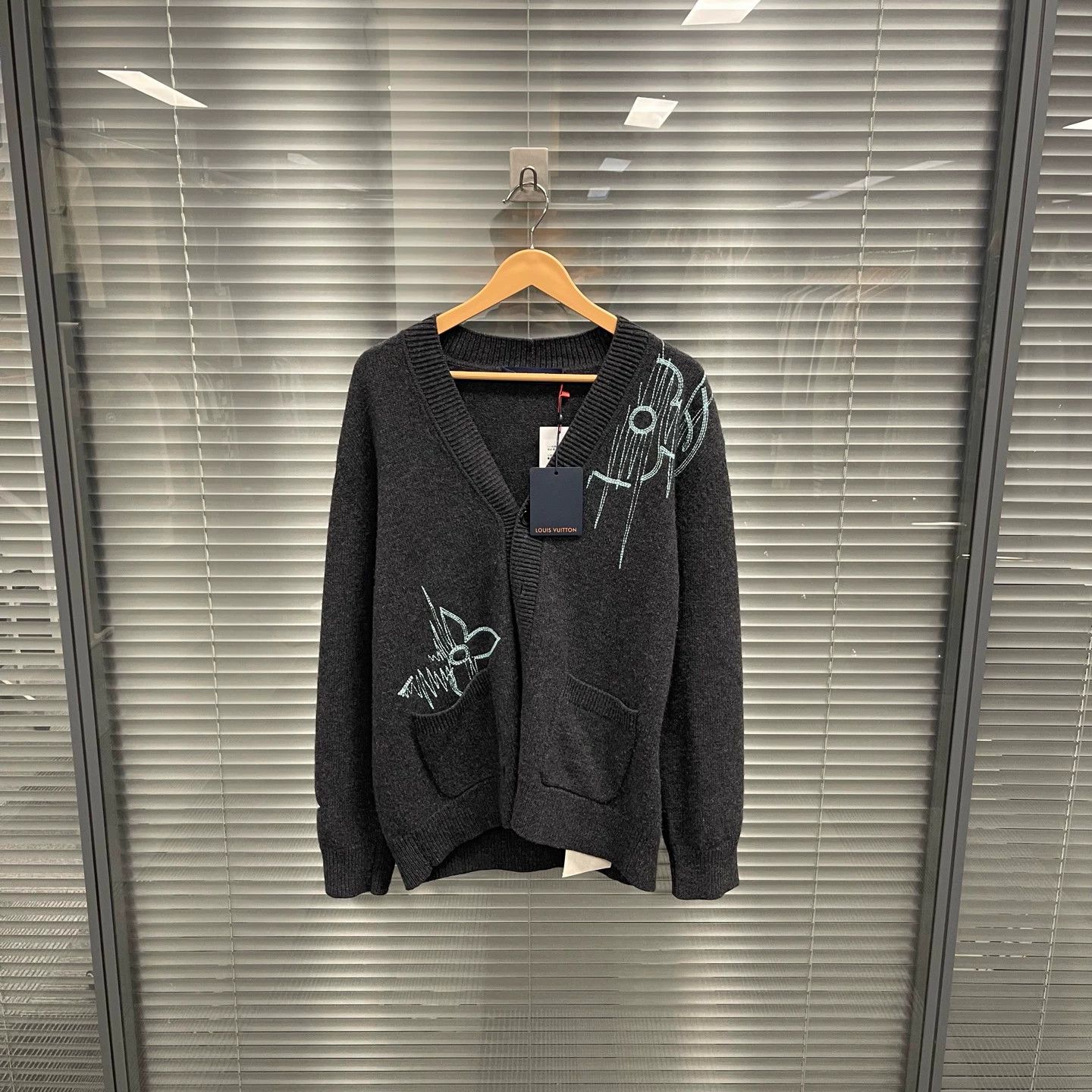 Louis Vuitton LV Gray Floral Embroidered Cardigan M New Size M / US 6-8 / IT 42-44 - 1 Thumbnail