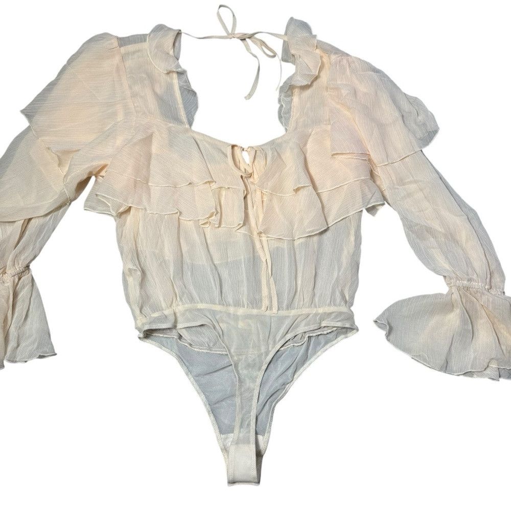 Free People NWT New $98 Free People Give Me Drama Ivory Bodysuit Size M Size M / US 6-8 / IT 42-44 - 4 Thumbnail
