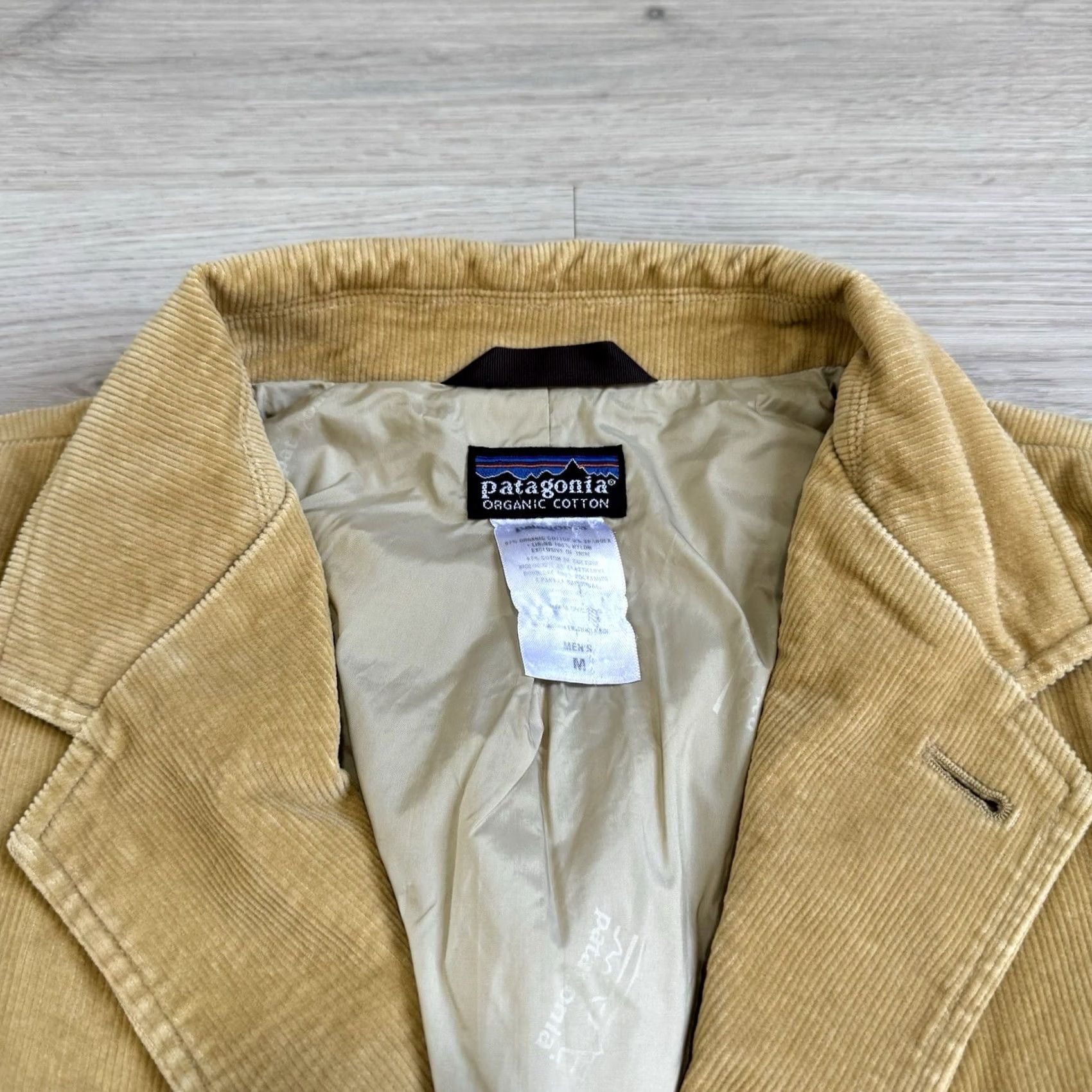 Patagonia VINTAGE Patagonia Blazer Jacket Corduroy Men M Tan Brown Fall 06 27590 Size 40R - 4 Thumbnail