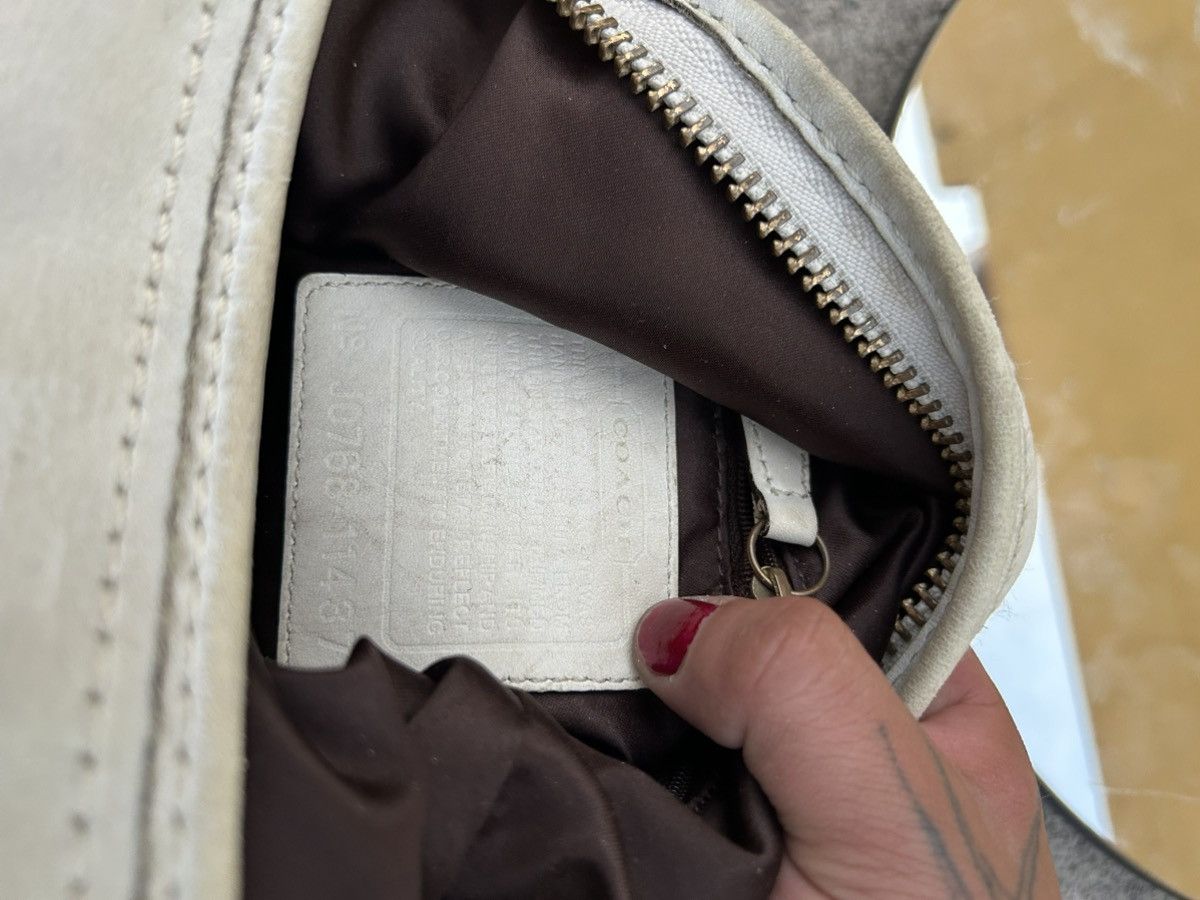 Coach Coach Signature Canvas Shoulder Bag / Brown & Cream Size ONE SIZE - 8 Thumbnail