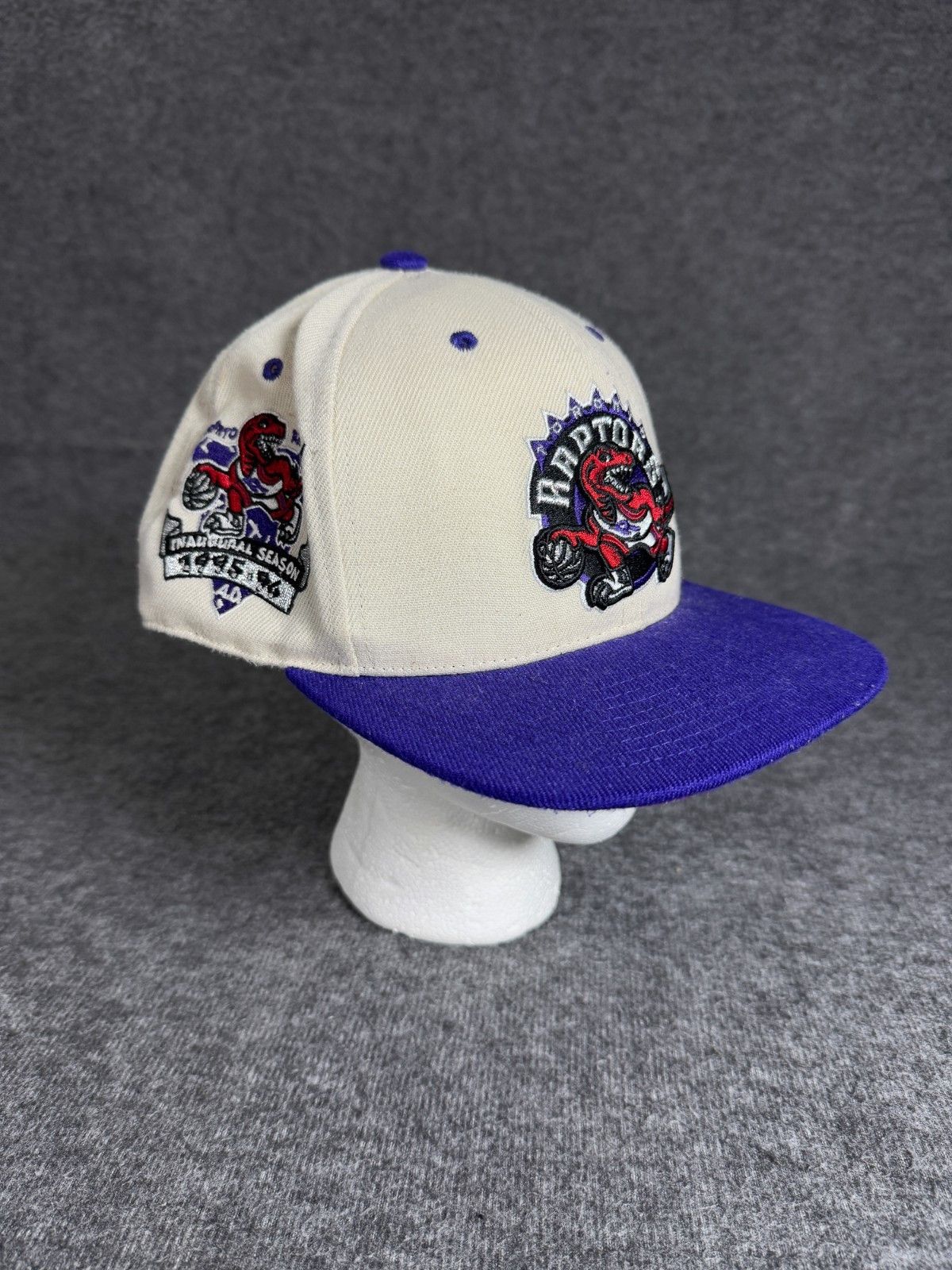 NBA Vintage Toronto Raptors Mitchell & Ness Fitted Hat 7 1/4 Size ONE SIZE - 2 Thumbnail