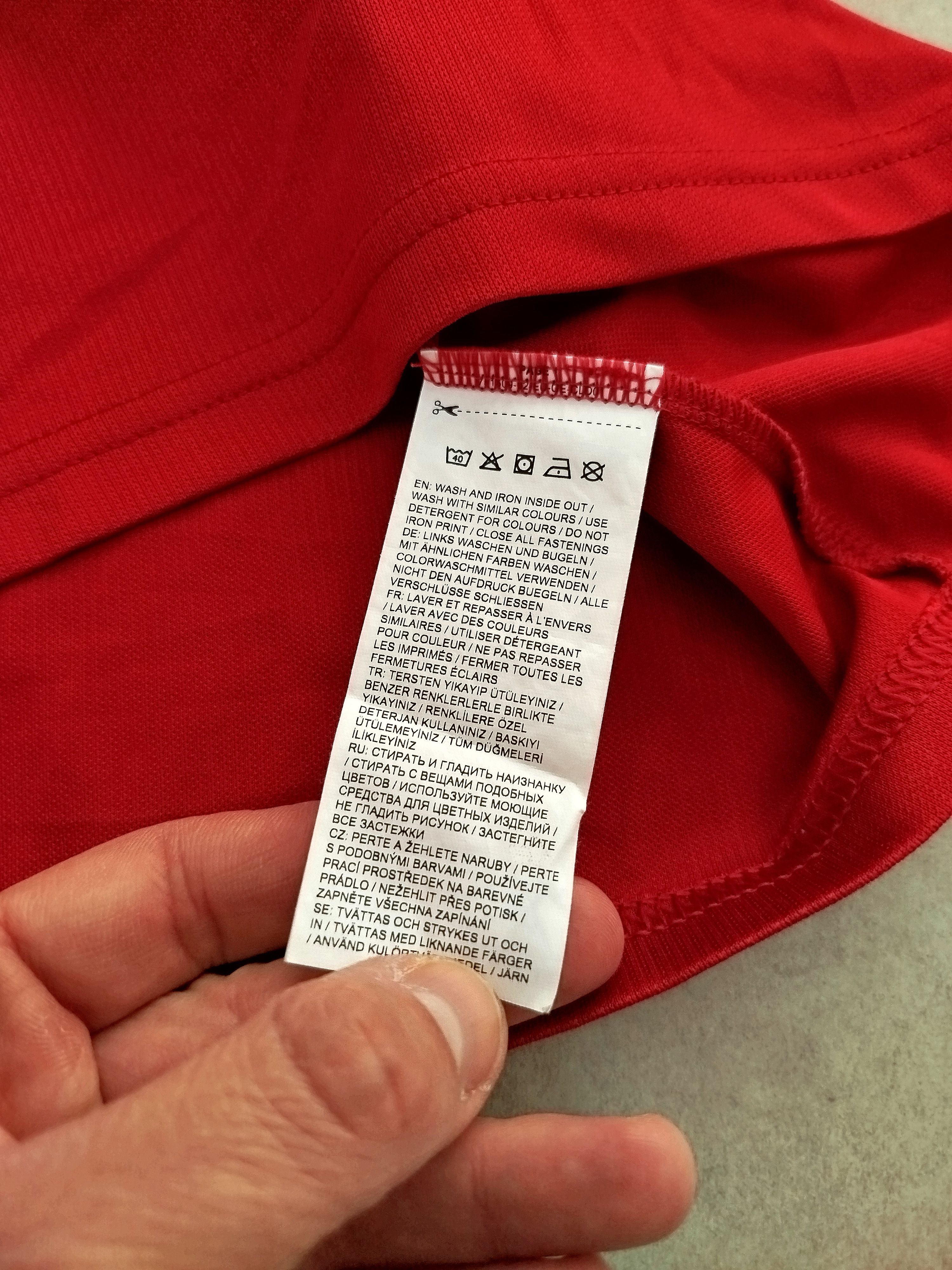 Puma Arsenal 2017 2018 home soccer jersey puma size M Size US M / EU 48-50 / 2 - 5 Thumbnail