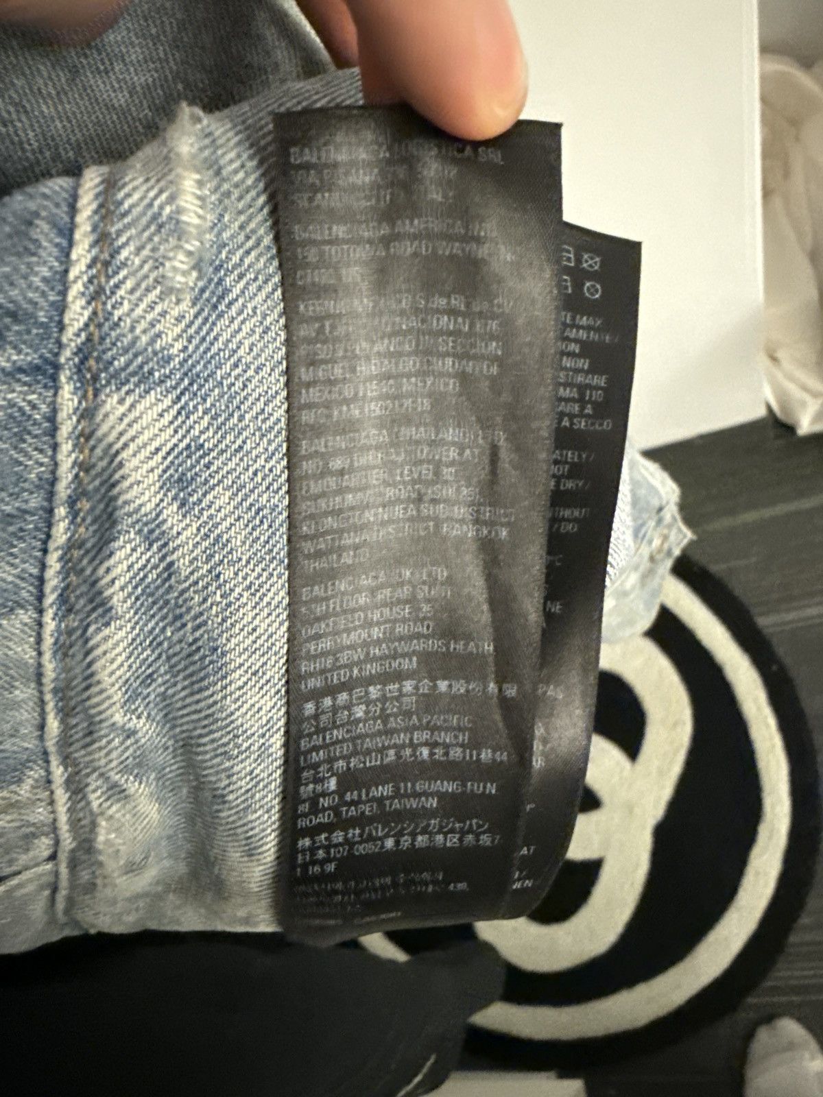Balenciaga 3B Sports Super Oversized Baggy Denim Jacket 2023 Size US S / EU 44-46 / 1 - 6 Thumbnail