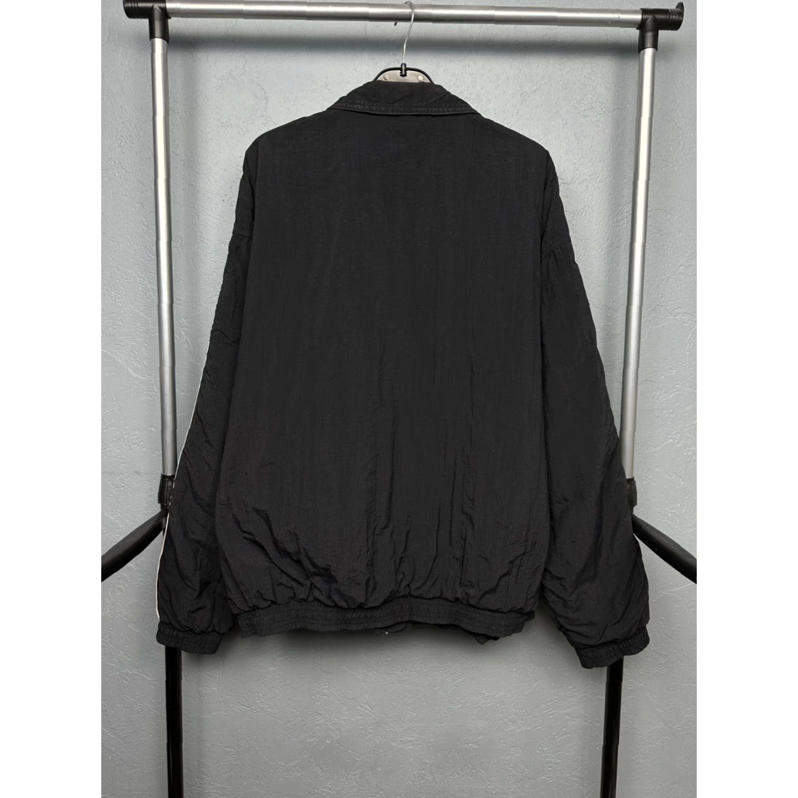 Adidas Adidas Vintage Mens Baggy Nylon Insulated Jacket L Black Windbreaker 90s Mens Size US L / EU 52-54 / 3 - 7 Thumbnail