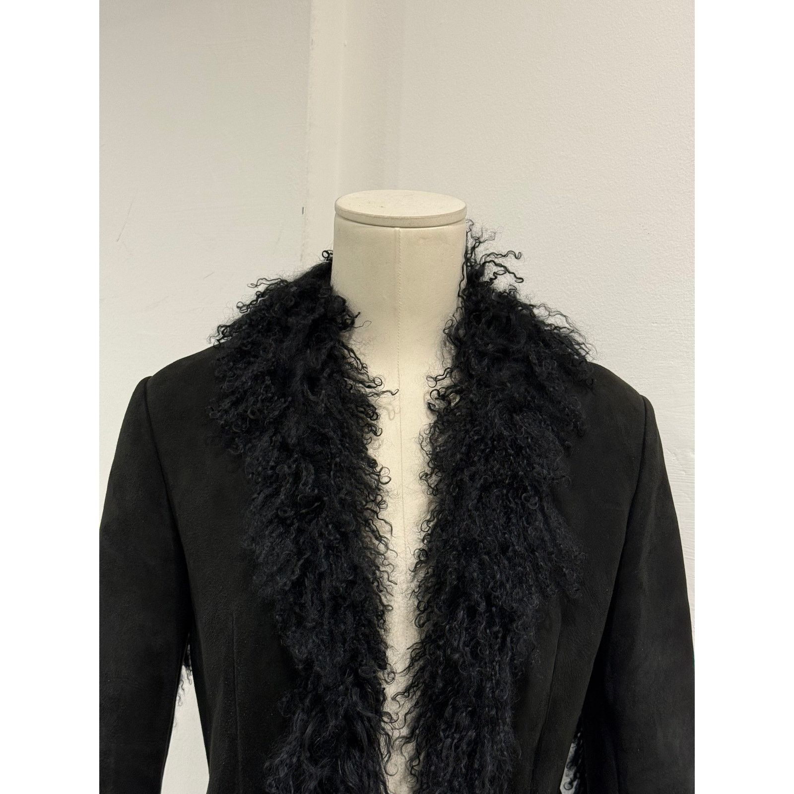 Gucci AW1999 Gucci by Tom Ford Runway mongolian fur leather jacket Size S / US 4 / IT 40 - 7 Thumbnail