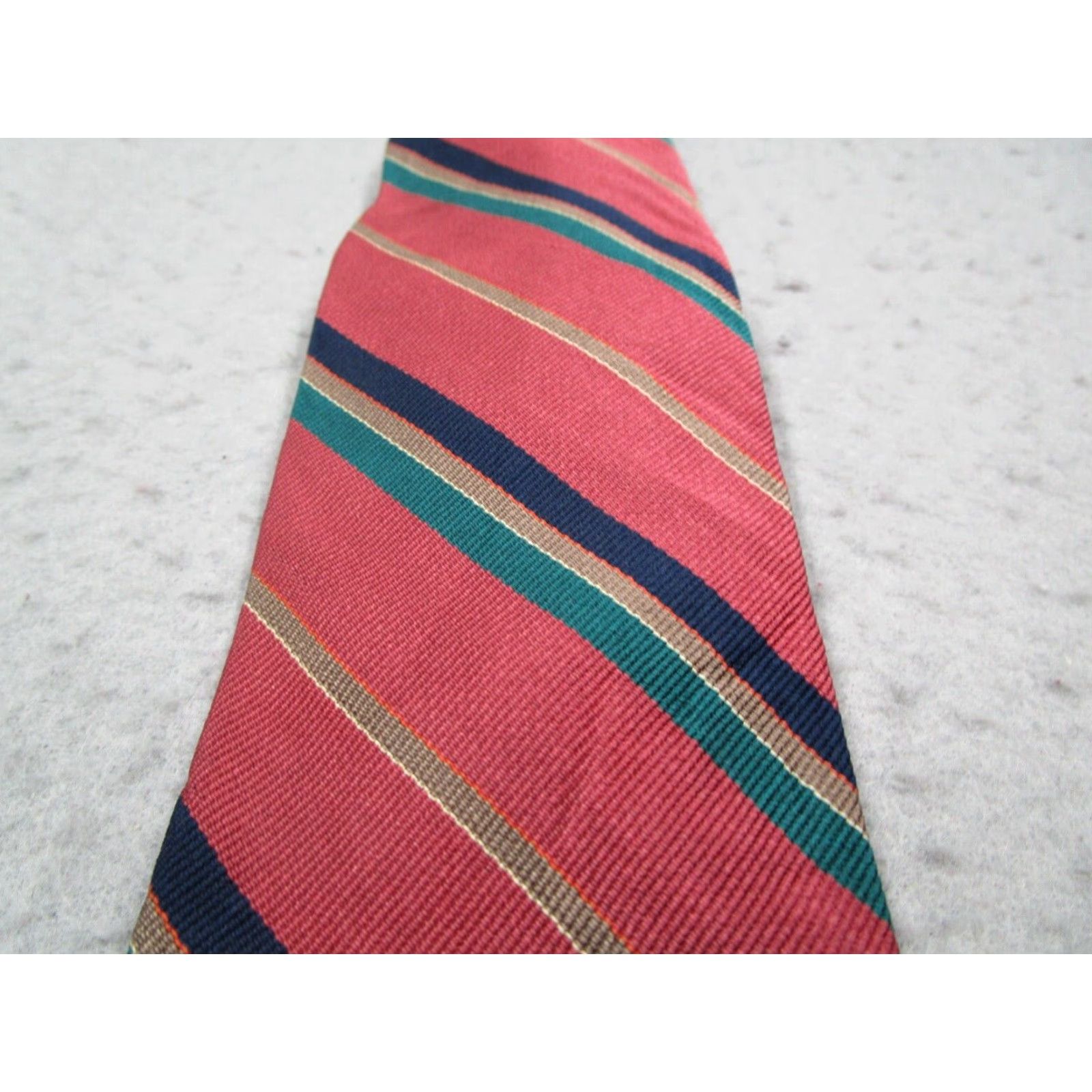 Brooks Brothers VINTAGE Brooks Brothers Makers Men's Red Silk Neck Tie - Classic 57"-60" - 3" Width - Made in USA - Floral Pattern - Preppy Retro Size ONE SIZE - 3 Thumbnail