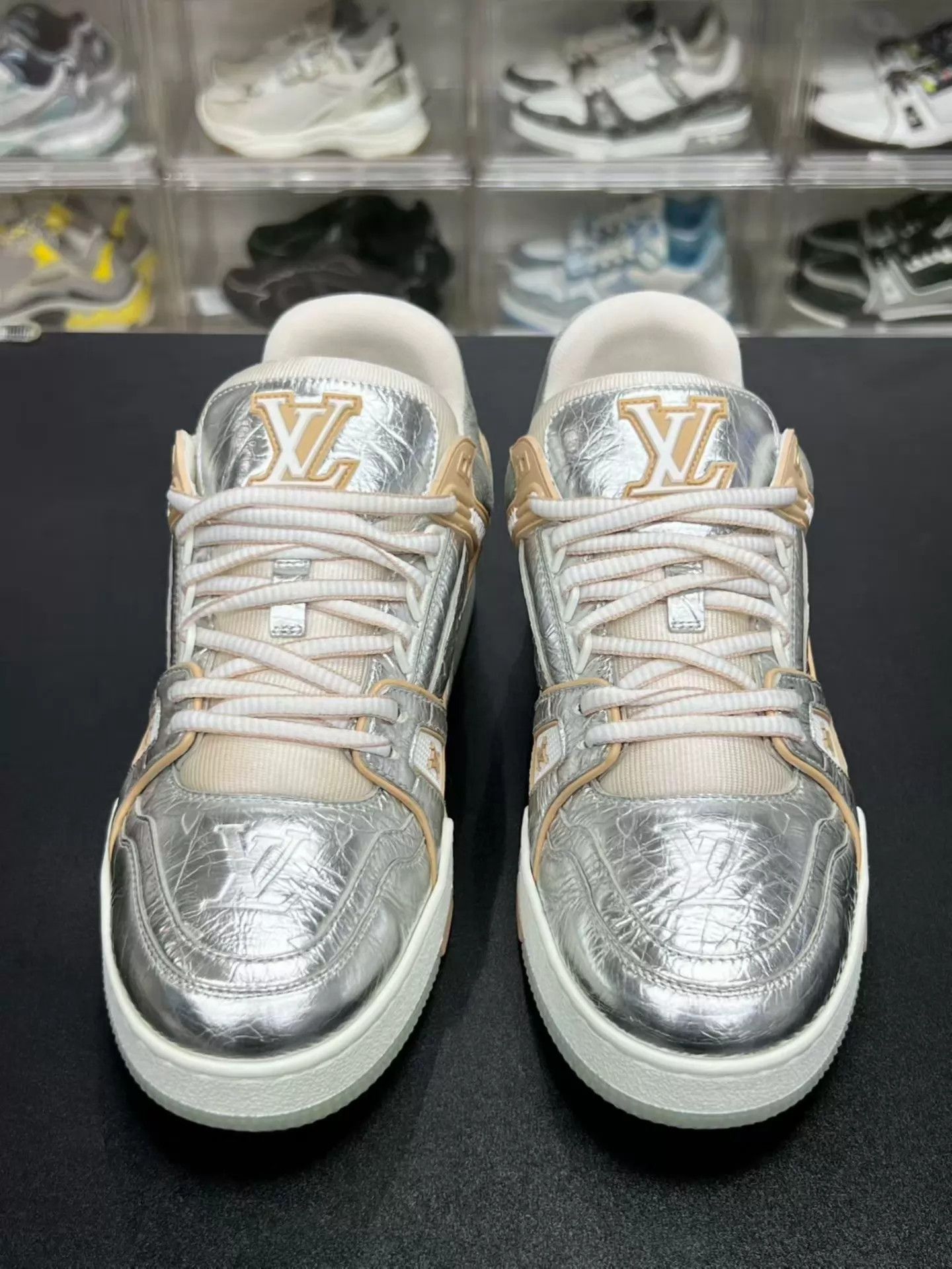 Louis Vuitton LV Trainer Metallic Silver UK6.5 Near New Size US 7.5 / EU 40-41 - 2 Thumbnail