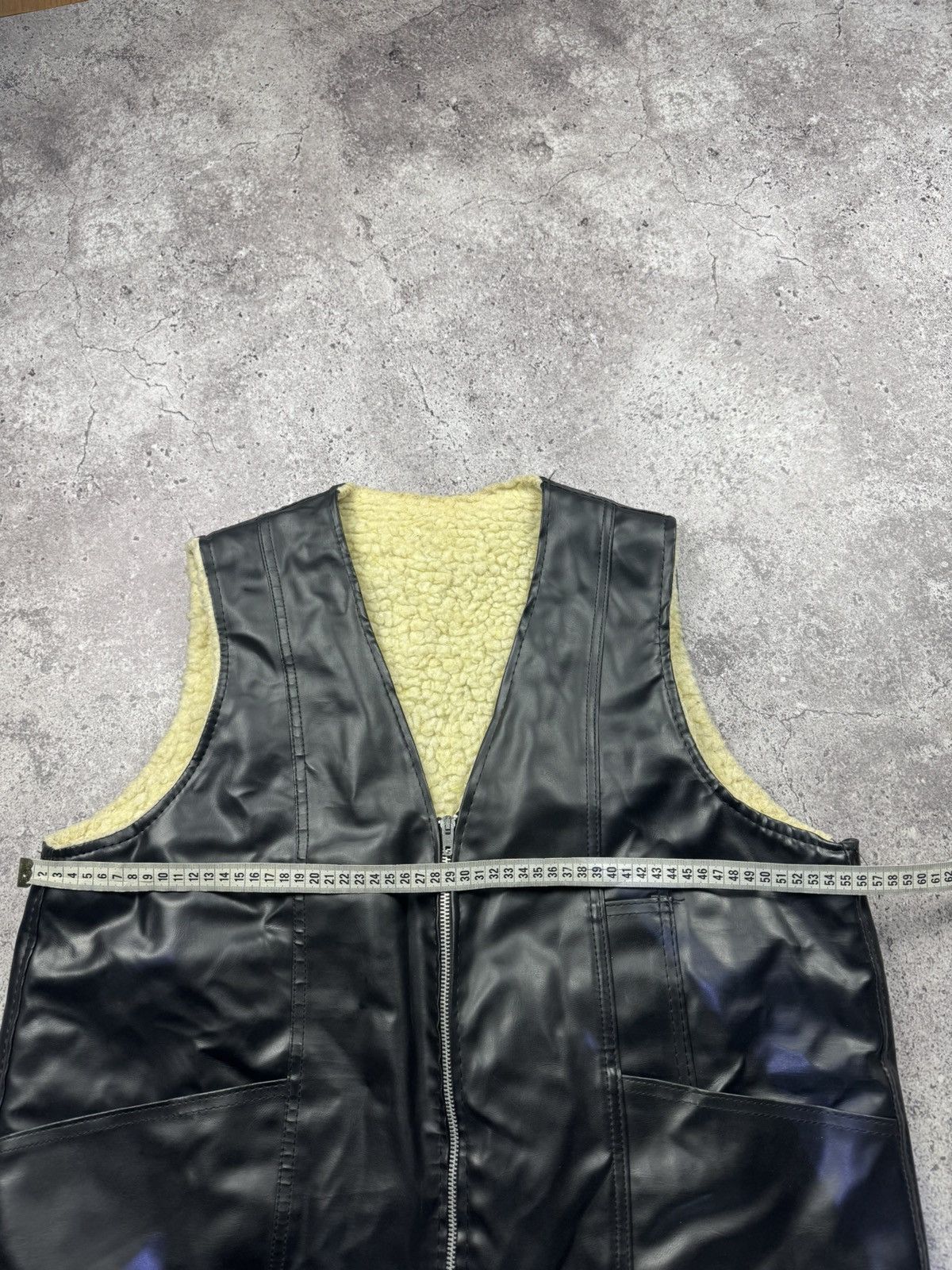 Vintage Leather Vest with shearling interior Size US M / EU 48-50 / 2 - 7 Thumbnail