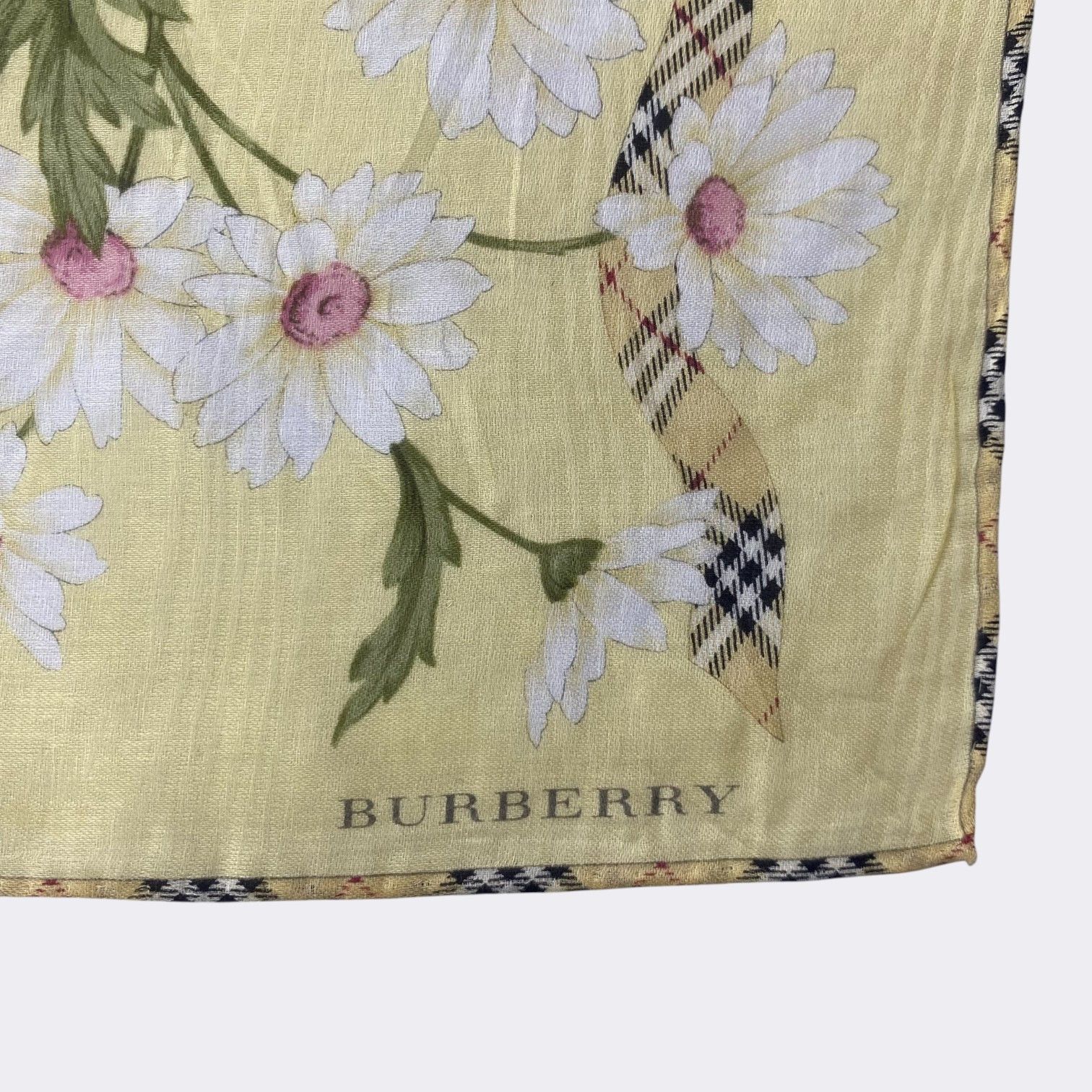 Burberry Vintage Burberry Handkerchief Neckerchief Bandana H162R Size ONE SIZE - 3 Thumbnail