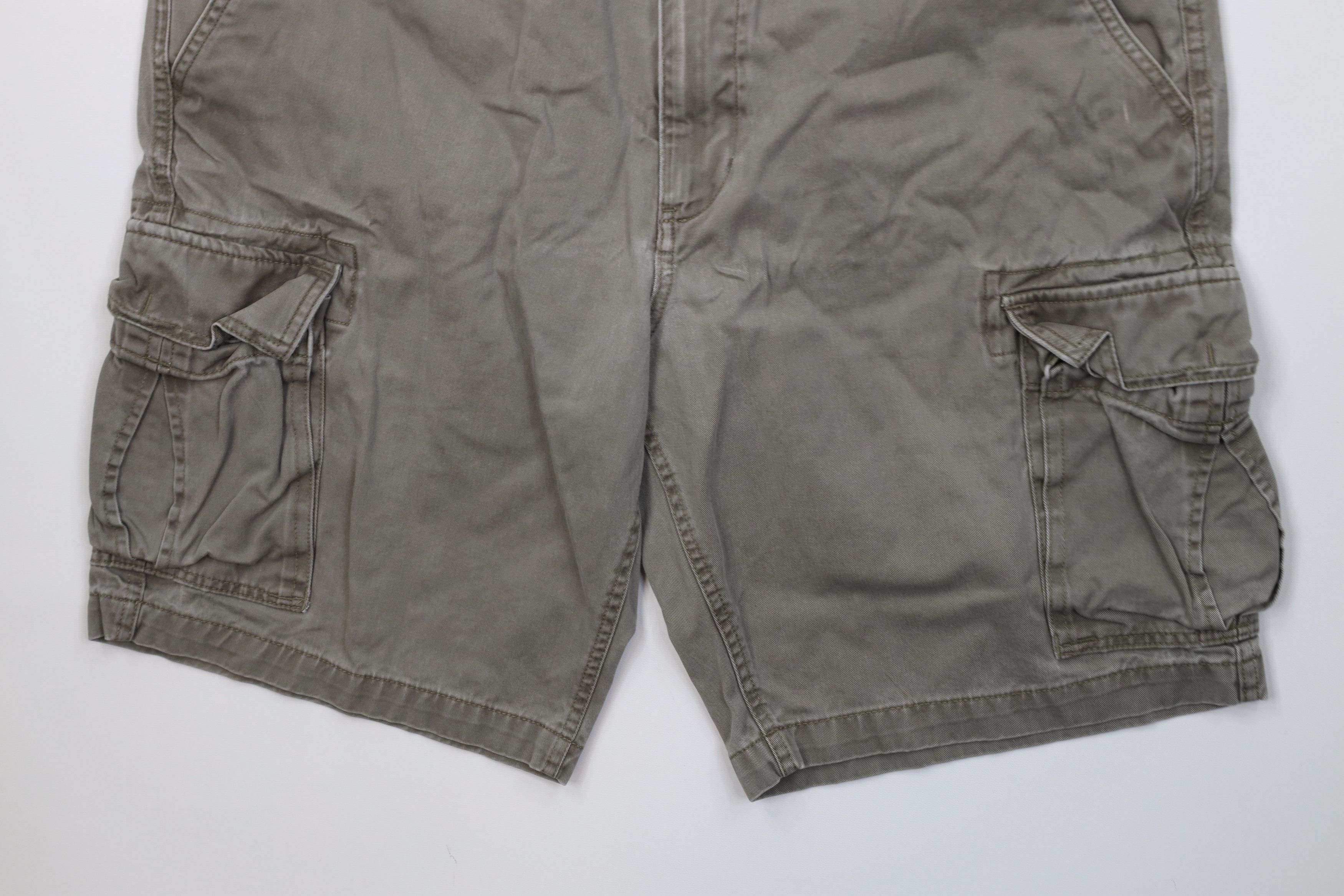 Eddie Bauer Vintage Eddie Bauer Heavyweight Cargo Shorts Green Cotton Size US 40 / EU 56 - 4 Thumbnail