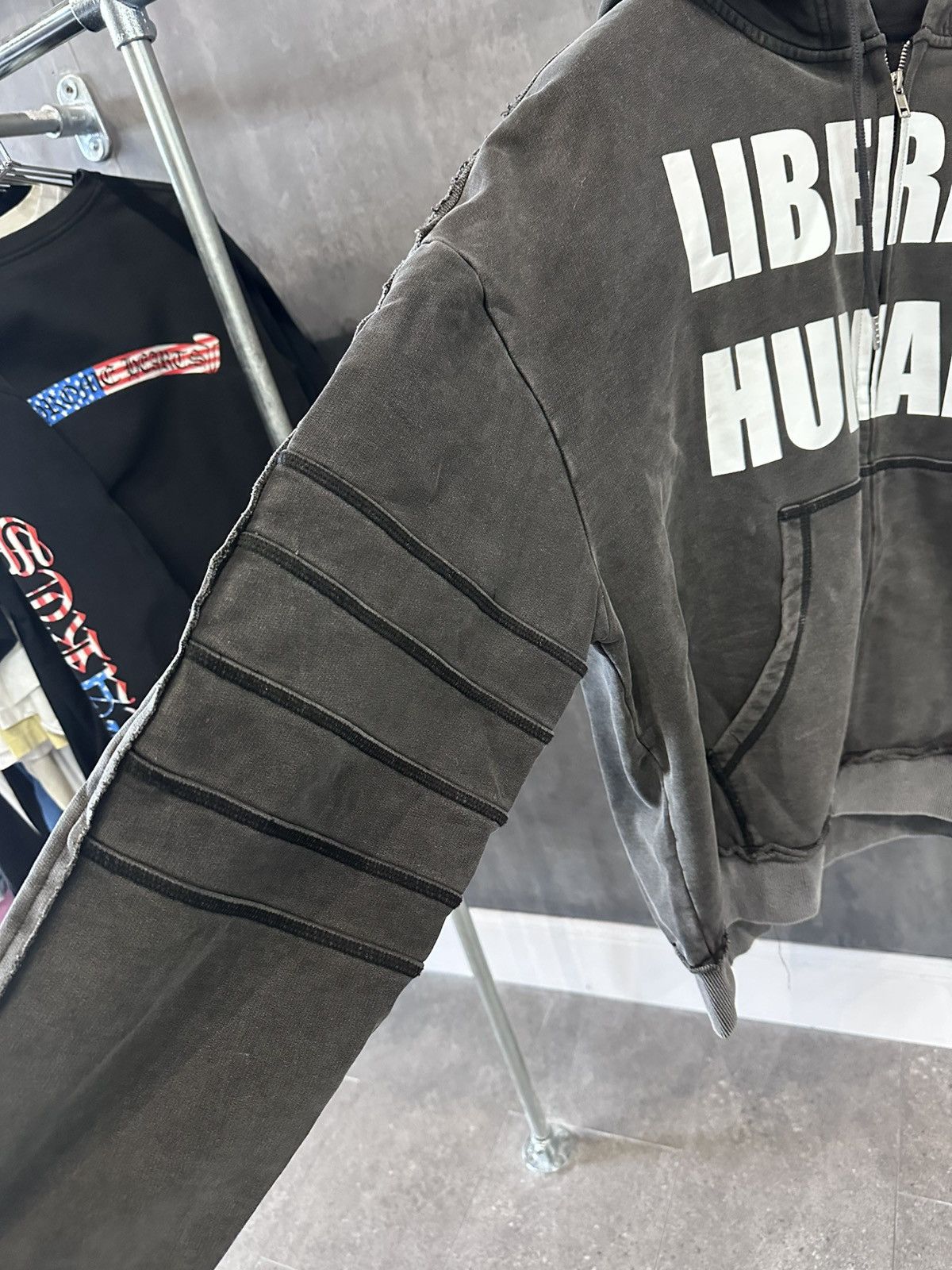 Other LIBERATE HUMANS ZIP UP Size US XL / EU 56 / 4 - 2 Thumbnail