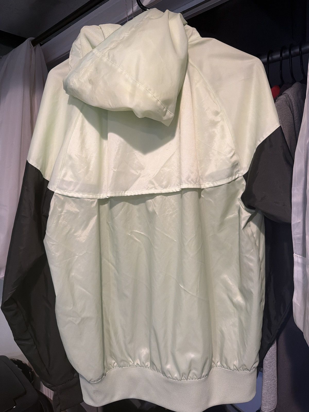 Nike Nike neon windbreaker Size US M / EU 48-50 / 2 - 5 Thumbnail