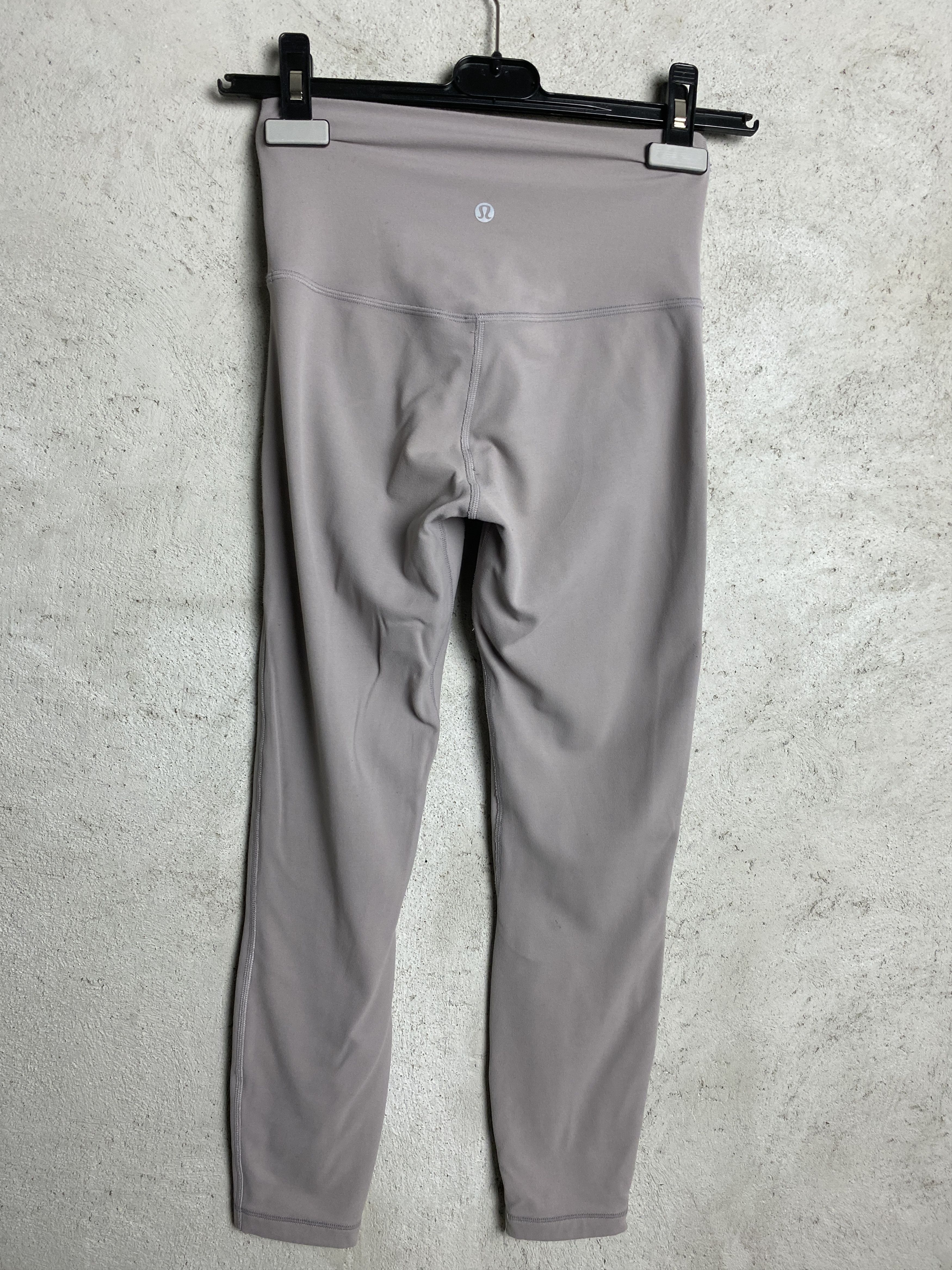 Lululemon Lululemon leggings sport gym yoga pilates Size 27" / US 4 / IT 40 - 1 Thumbnail