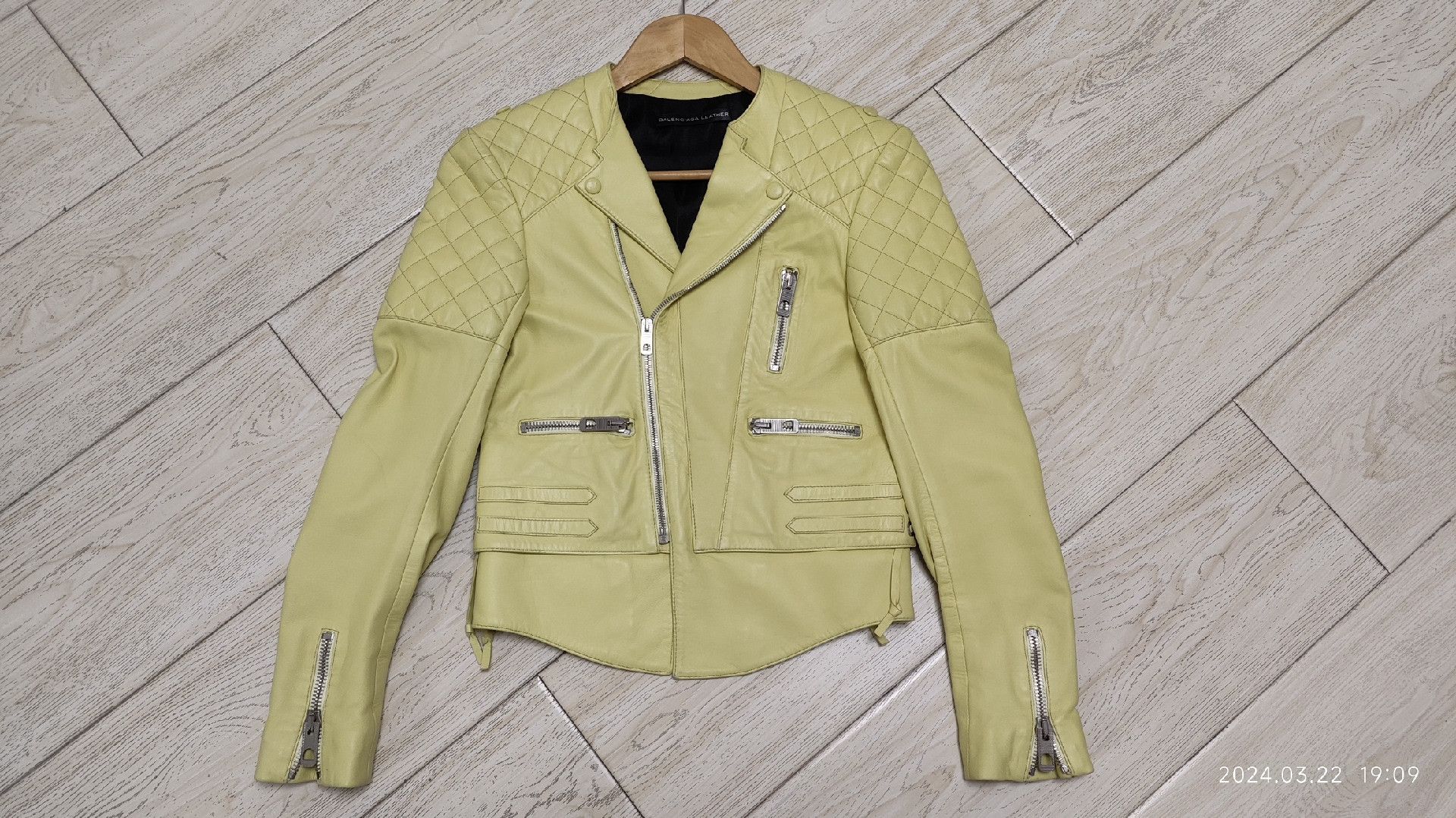 Balenciaga Balenciaga Lemon Yellow Leather Biker Jacket Size XXS / US 00 / IT 34 - 1 Thumbnail