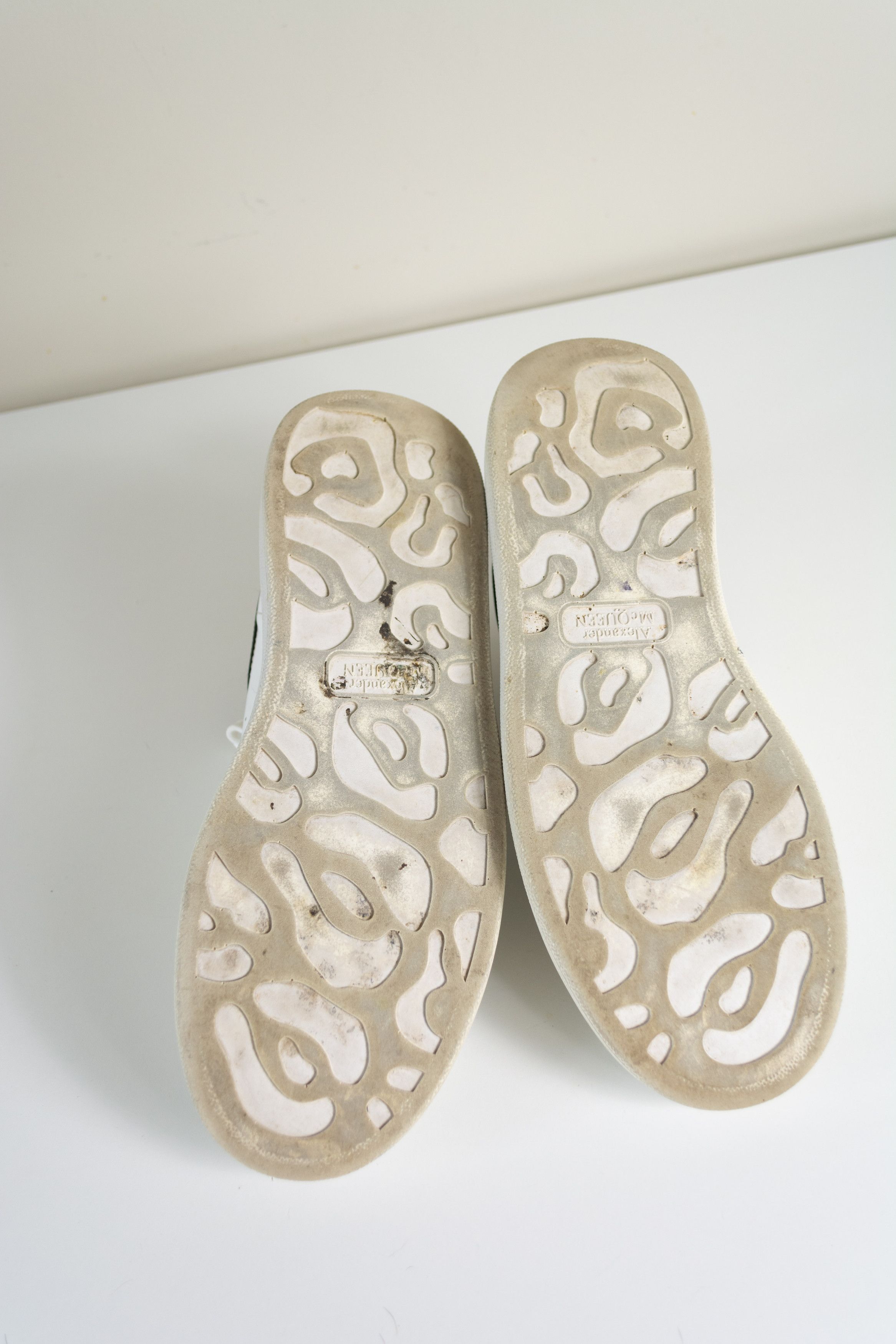 Alexander McQueen Alexander McQueen white sneakers Size US 9 / EU 42 - 3 Thumbnail