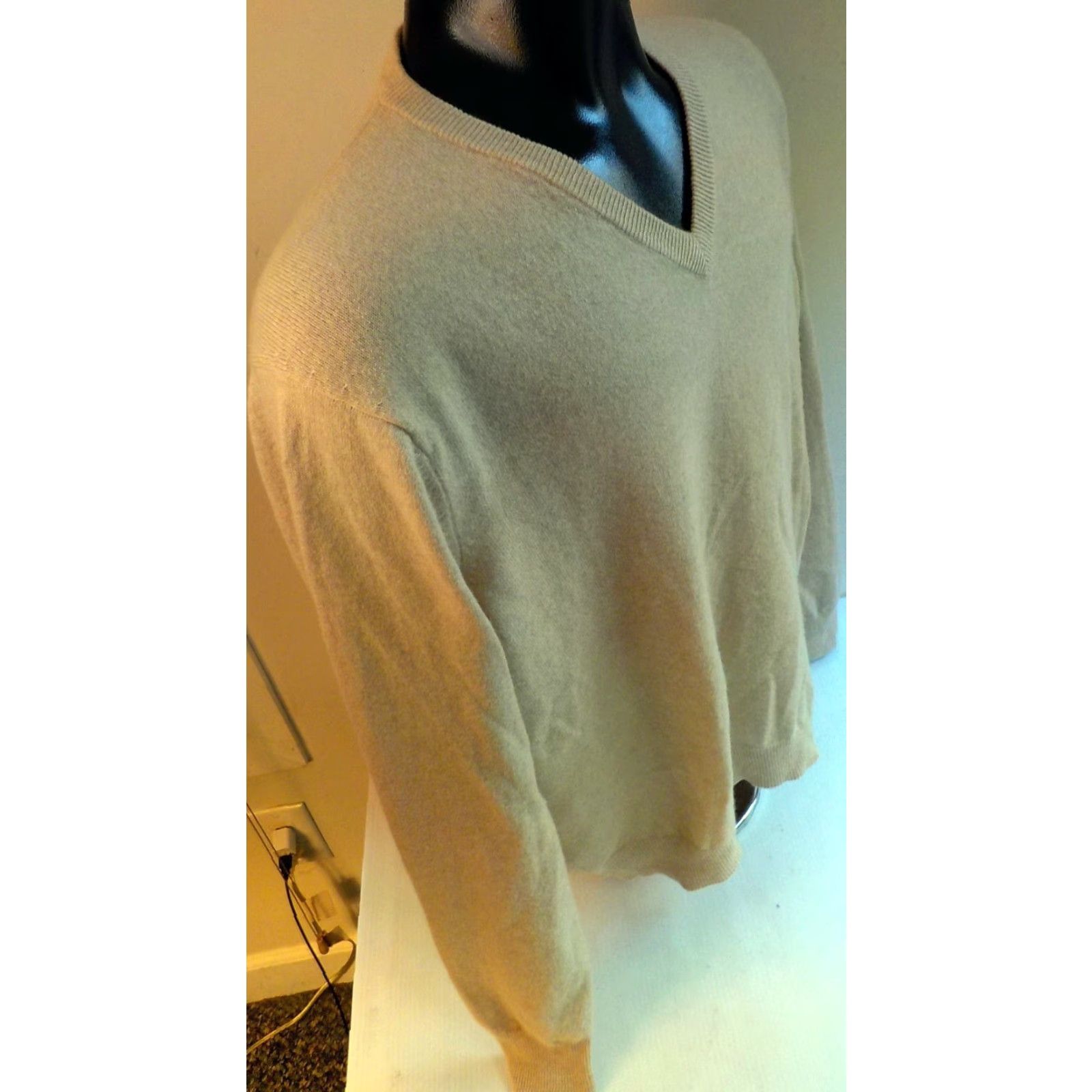 Club Room VINTAGE CLUB ROOM 100% 2PLY CASHMERE V-NECK PULLOVER SWEATER Beige Mens Size LG Large Size US L / EU 52-54 / 3 - 3 Thumbnail