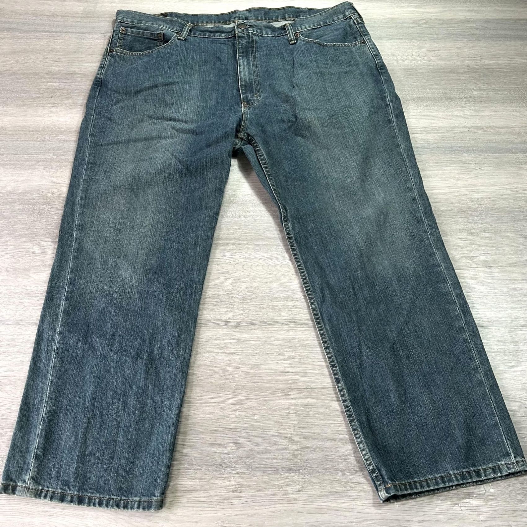 Levi's Levi's 559 Jeans Mens 44x29 Blue Denim Relaxed Straight Leg Medium Wash Size US 44 / EU 60 - 2 Thumbnail