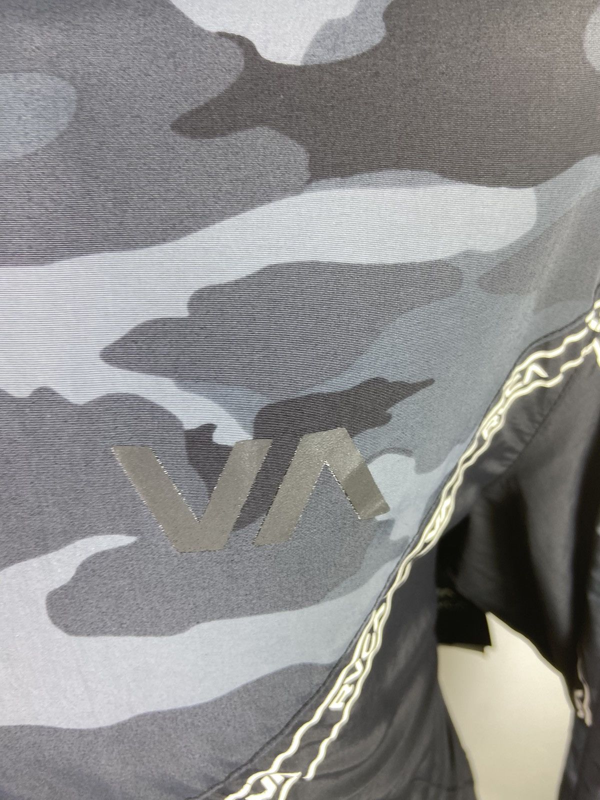 RVCA RVCA Light Jacket New With Tag Size US XL / EU 56 / 4 - 8 Thumbnail