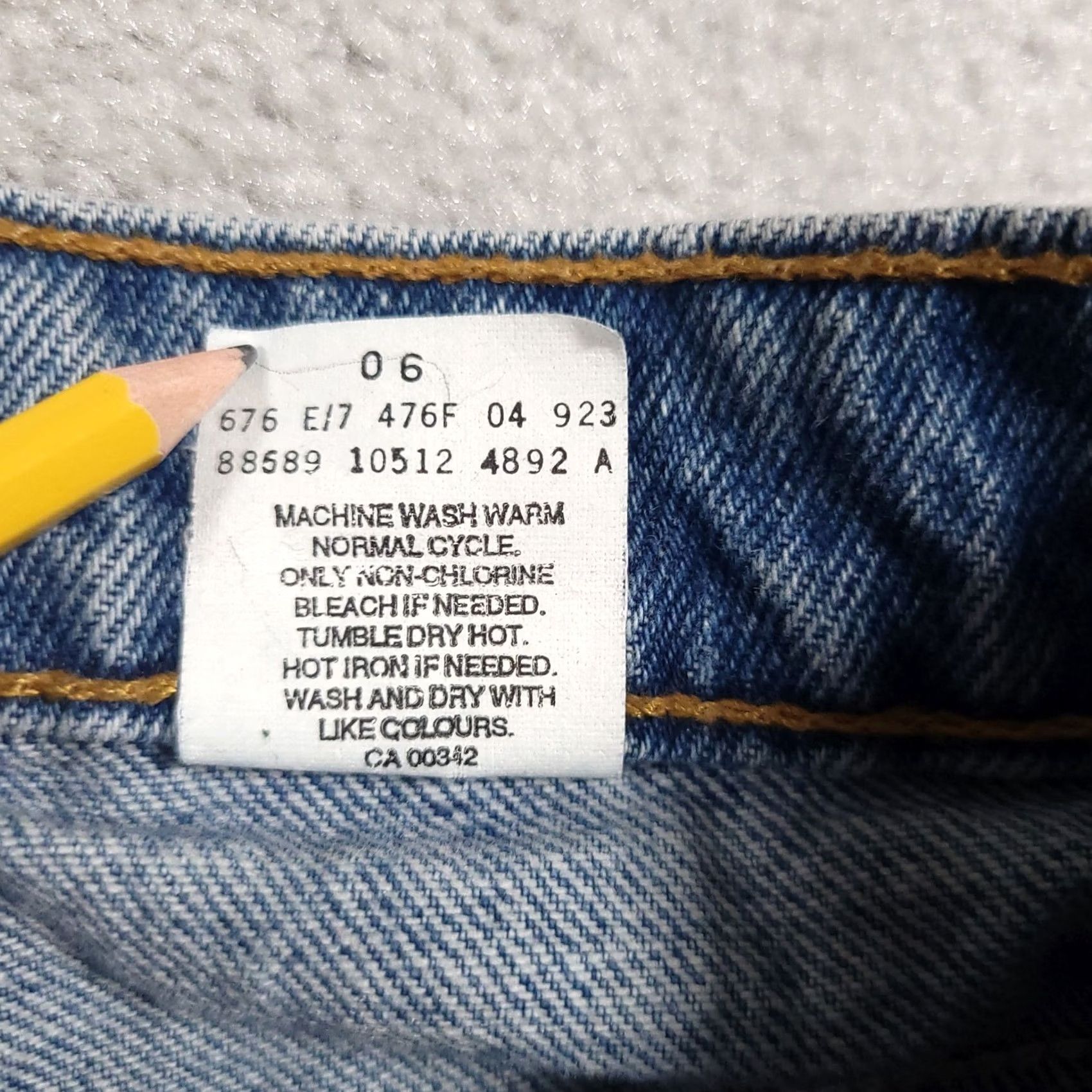 Levi's VINTAGE Levi's Jeans Womens 7 Slim Fit Tapered Leg High Rise Denim Blue 90s Mens? Women? (Please confirm) Size 28" / US 6 / IT 42 - 6 Thumbnail