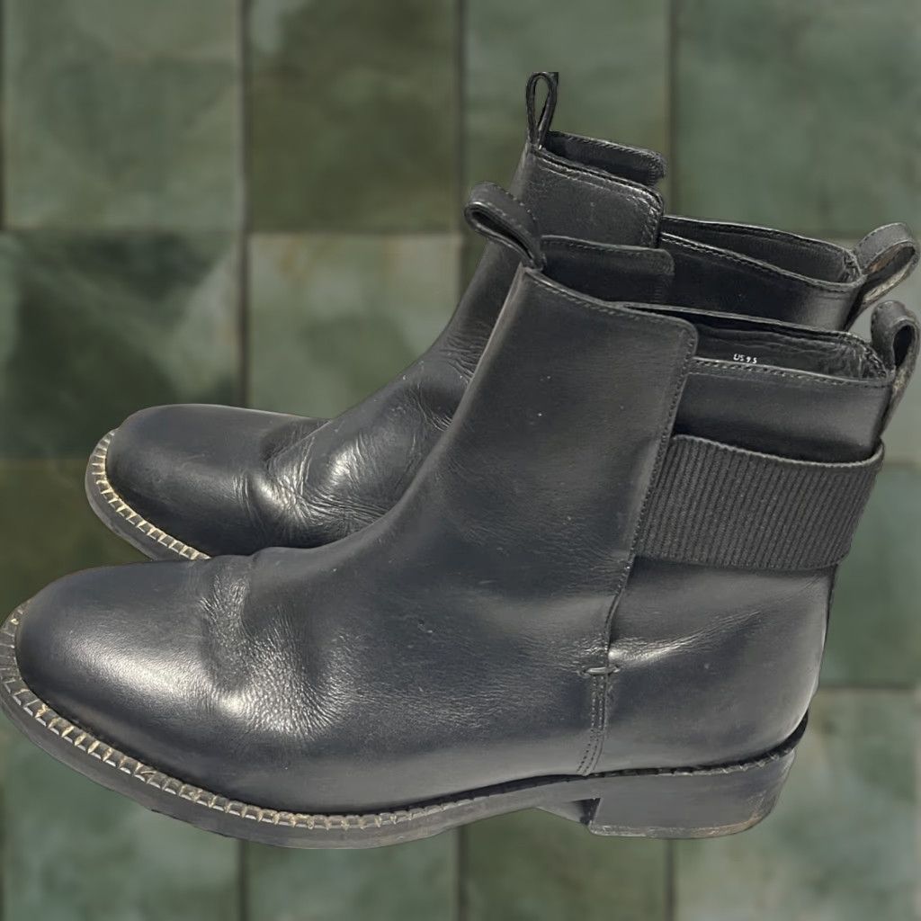 Cos COS Leather Chelsea Boots Ankle Women 9.5 Black Chelsea Boots Cos Leather Black 9.5 Womens Size US 9.5 / IT 39.5 - 1 Thumbnail