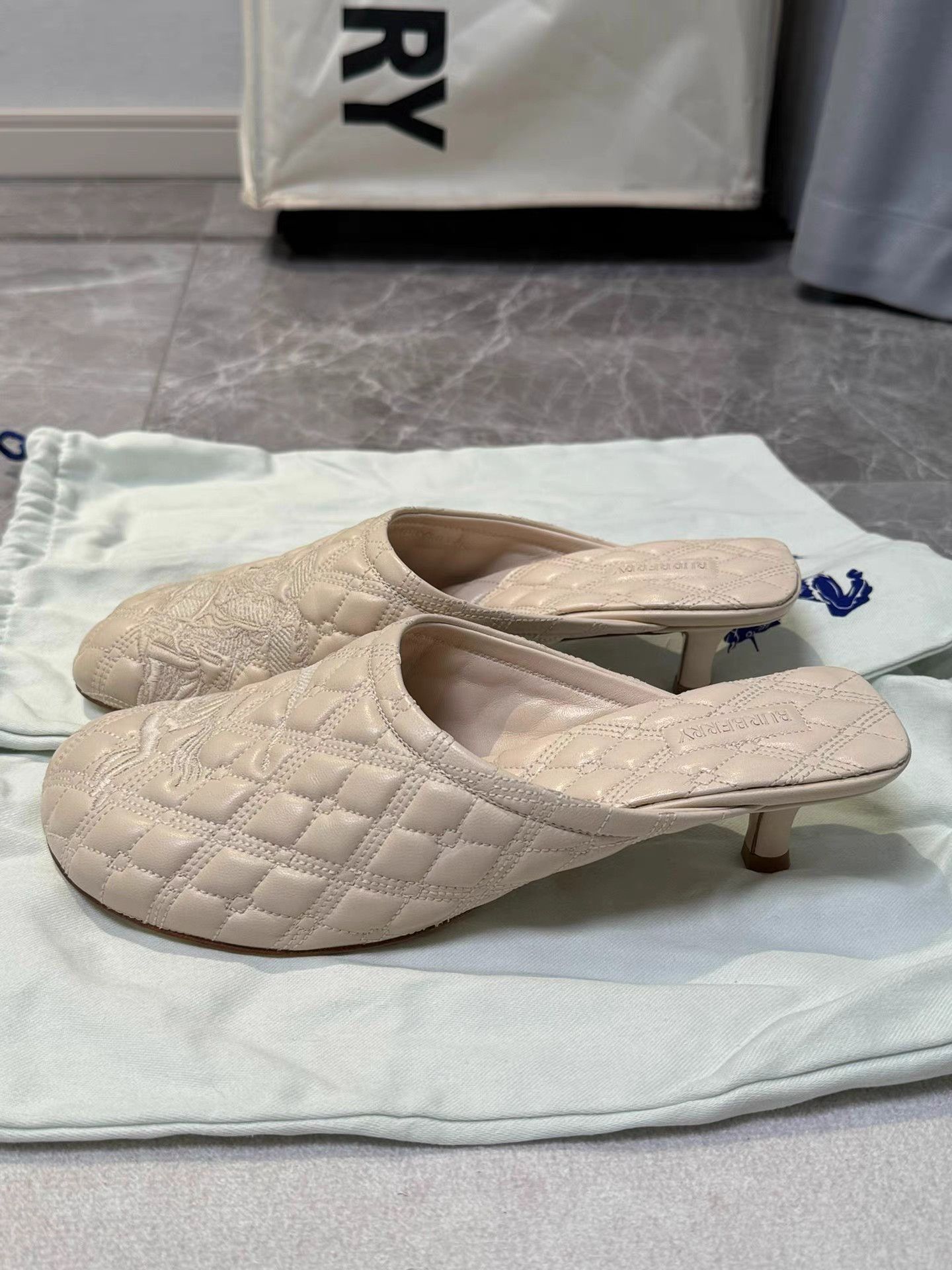 Burberry Burberry Nappa Leather Closed-Toe Slides K6 Size US 8 / IT 38 - 3 Thumbnail