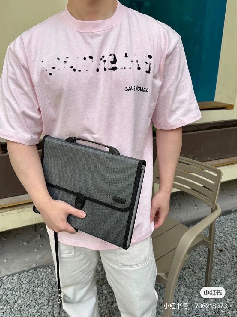 Balenciaga Balenciaga Pink Short Sleeve for Men and Women M Size Size US M / EU 48-50 / 2 - 6 Thumbnail