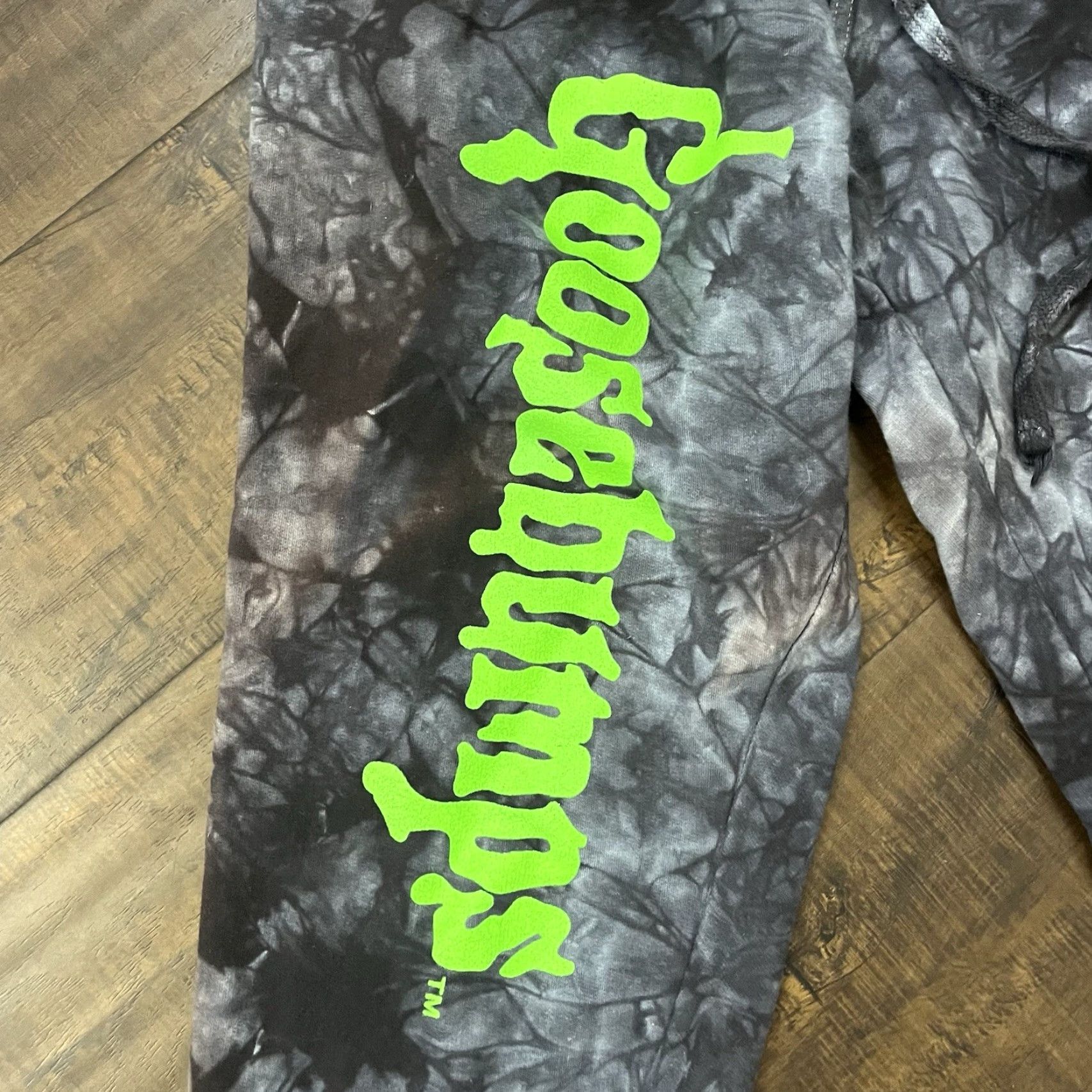 Vintage VINTAGE Goosebumps Shirt Adult Small Black/White Tie Dye Horror 1990s RL Stine Size US 29 - 3 Thumbnail