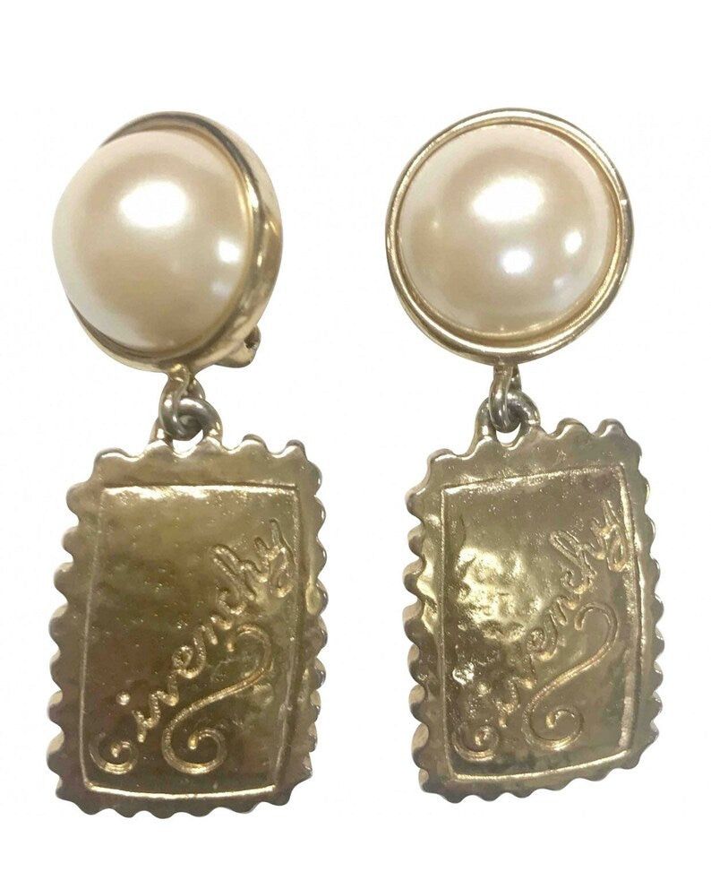 image of Givenchy Vintage Faux Pearl And Golden Dangle Earrings With Logo Square Plate in Black, Women's