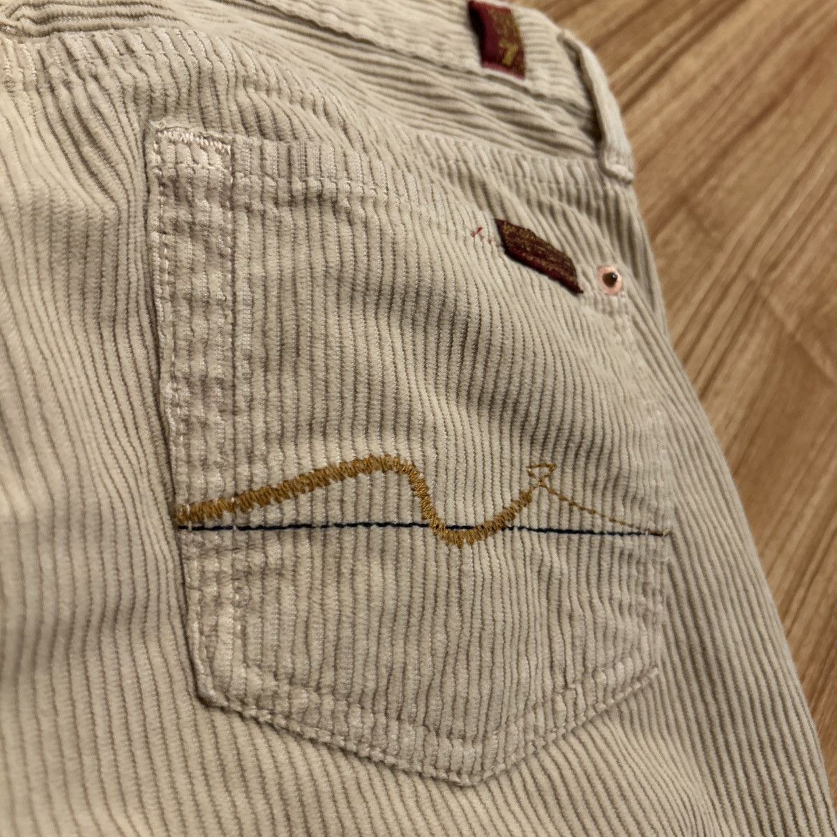 7 For All Mankind 7 Jeans Corduroy boot cut Stretch to the fabric NWot Size 26" / US 2 / IT 38 - 4 Thumbnail
