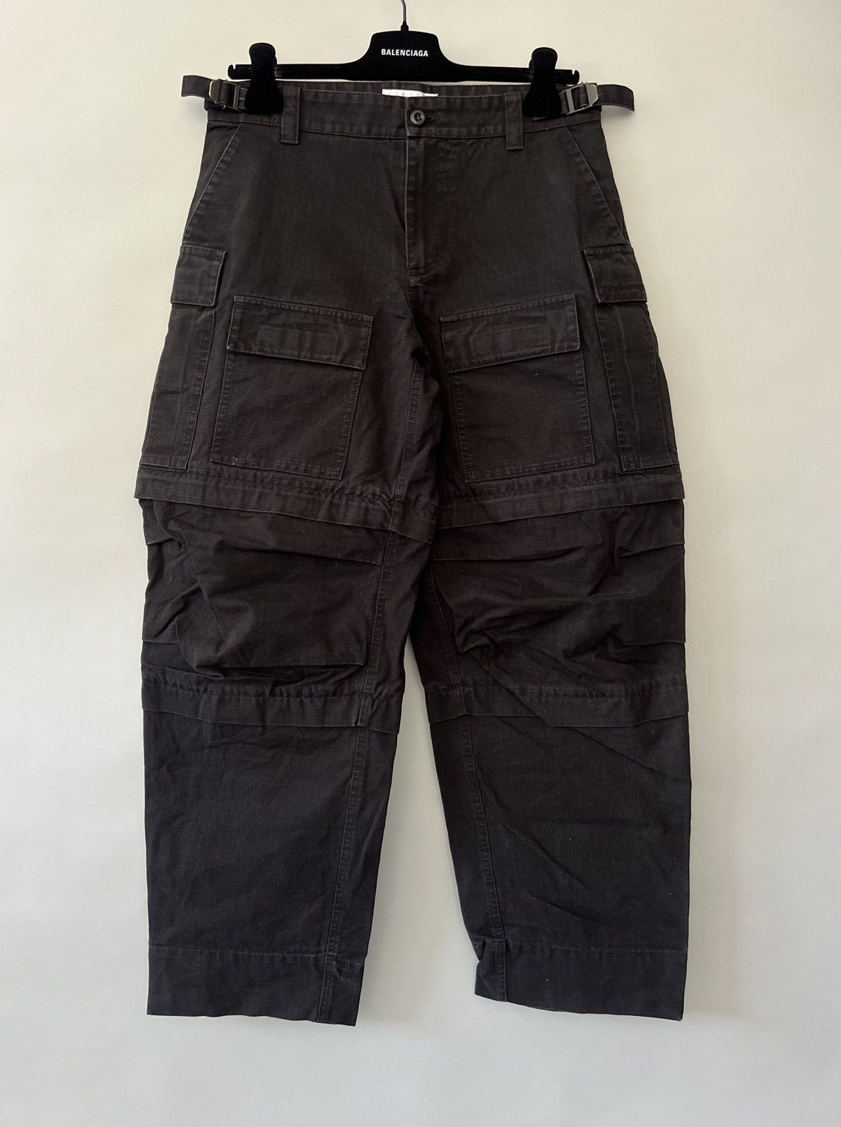 Balenciaga Balenciaga Baggy Cargo Pants Size US 30 / EU 46 - 1 Thumbnail