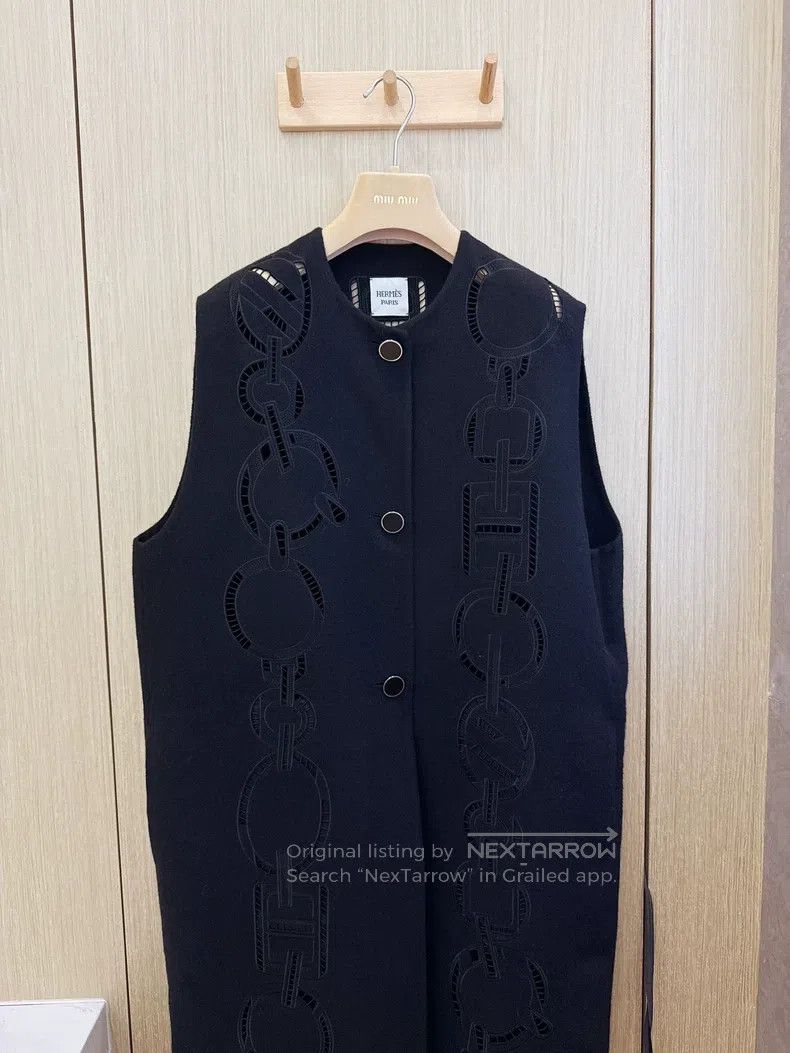 Hermes Hermes Black sheer cashmere vest with classic H chain embr Size XS / US 0-2 / IT 36-38 - 2 Thumbnail