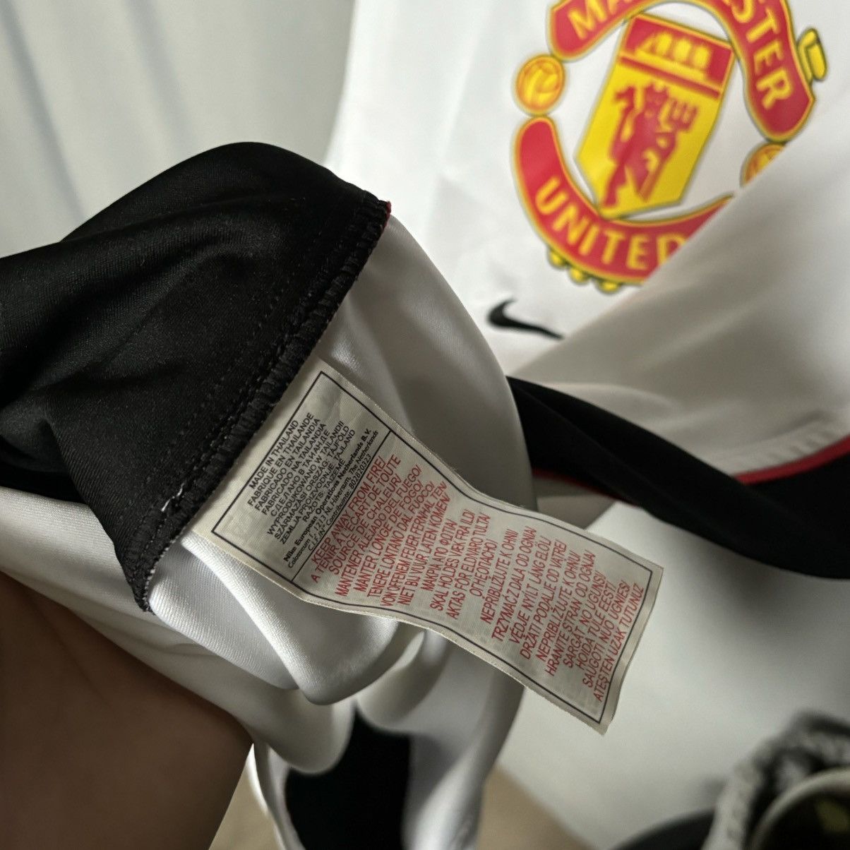 Nike Nike Manchester United vintage jersey white large rare Size US L / EU 52-54 / 3 - 4 Thumbnail