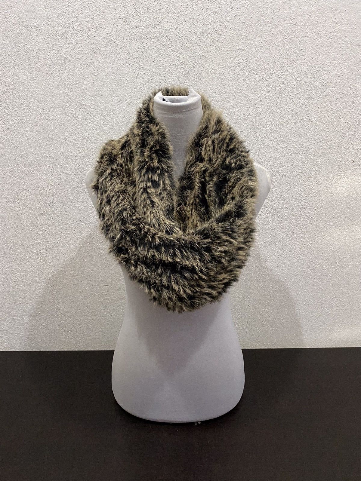 Japanese Brand Japanese Brand Nabro Mink Fur Fleece Round Neck Scarf Size ONE SIZE - 3 Thumbnail