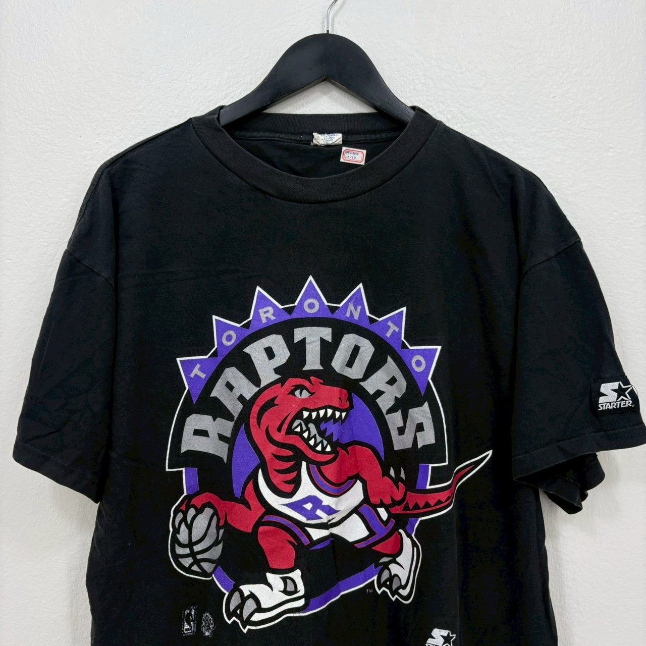 Vintage Vintage 90s Toronto Raptors shirt size L wts03 Size US L / EU 52-54 / 3 - 1 Thumbnail