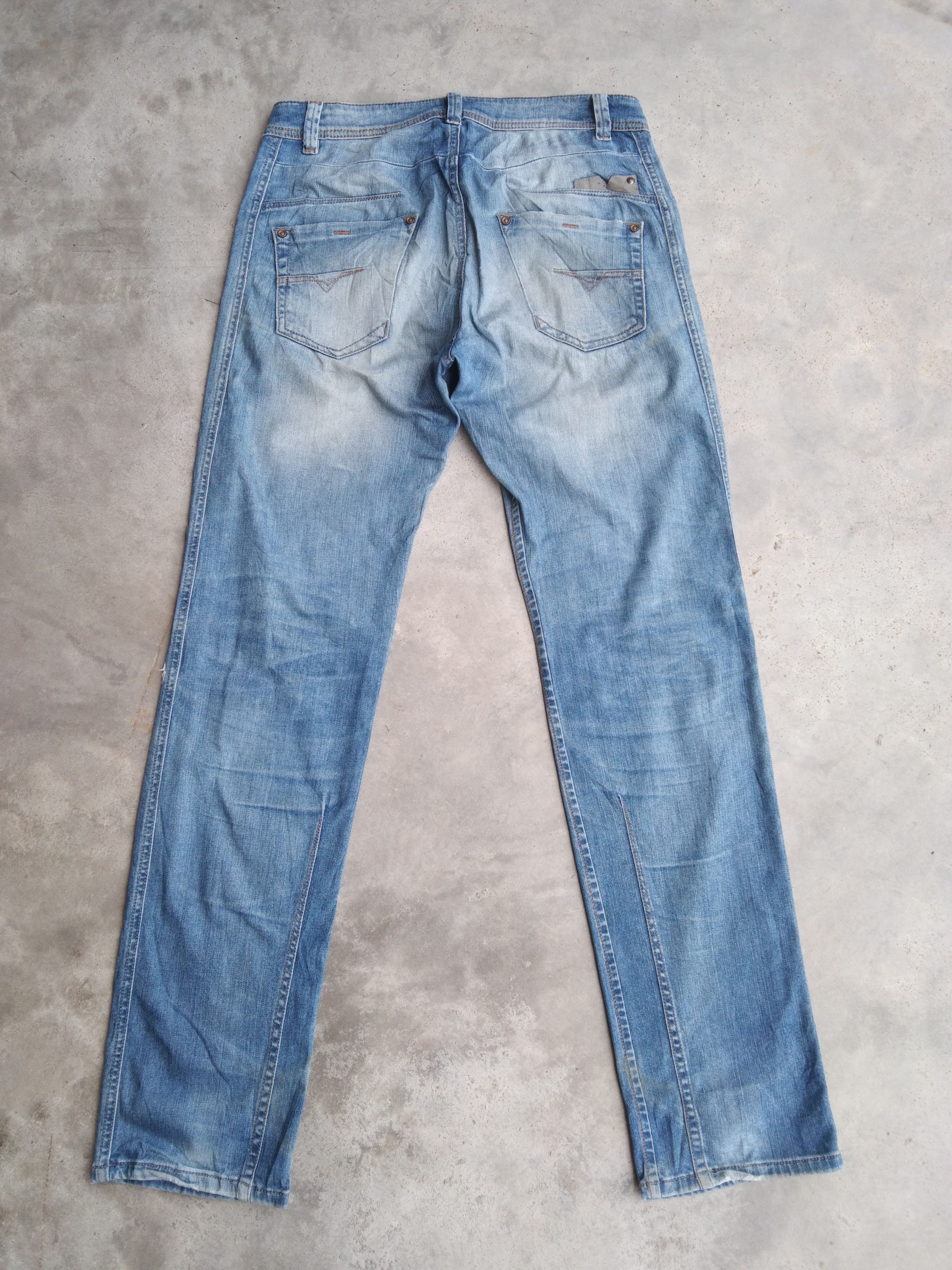 Diesel Vintage Diesel Distressed Jeans 30x33 Size US 30 / EU 46 - 2 Thumbnail