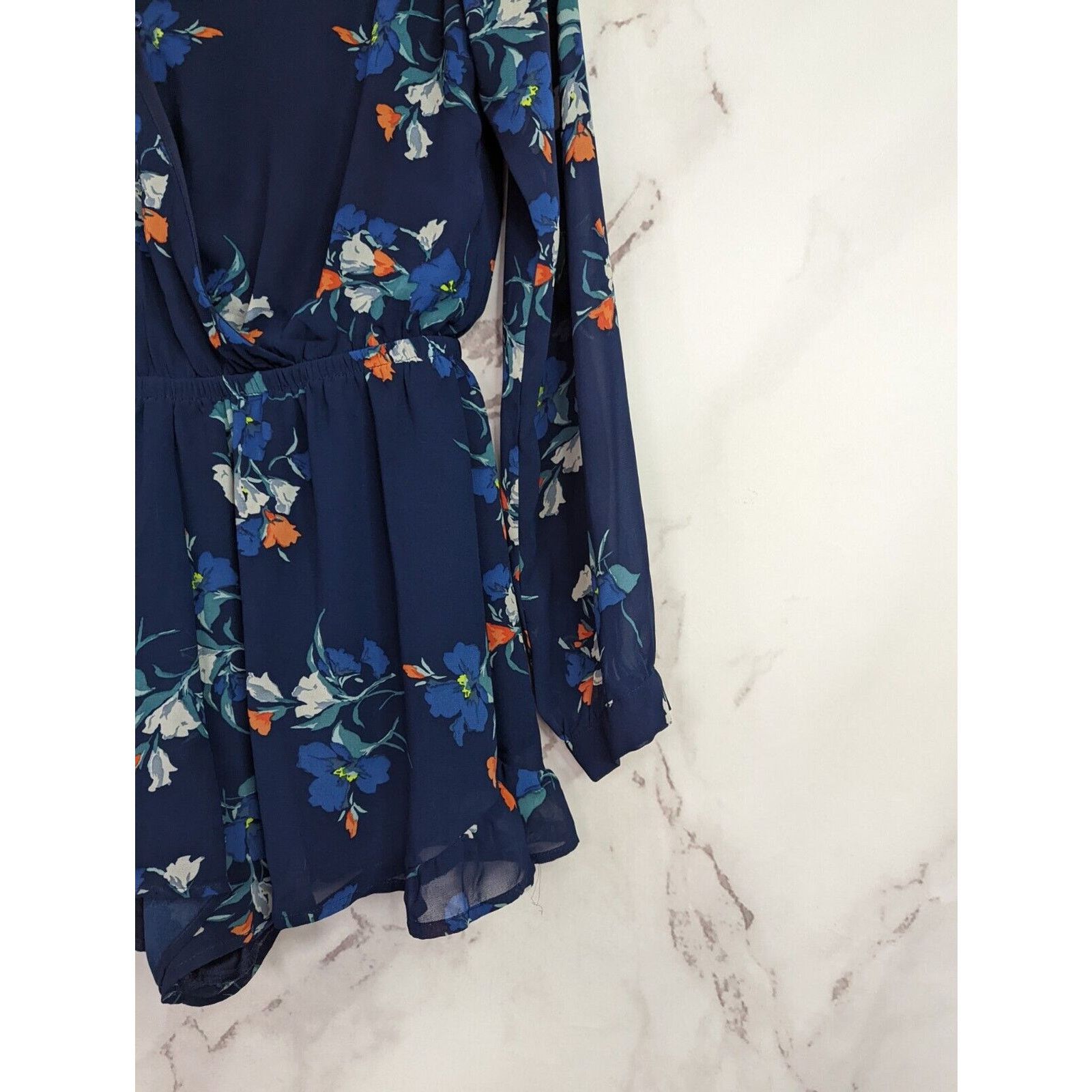 Nordstrom ASTR Romper Women Medium Long Sleeve Blue Floral Jumpsuit Size 32" / US 10 / IT 46 - 4 Thumbnail