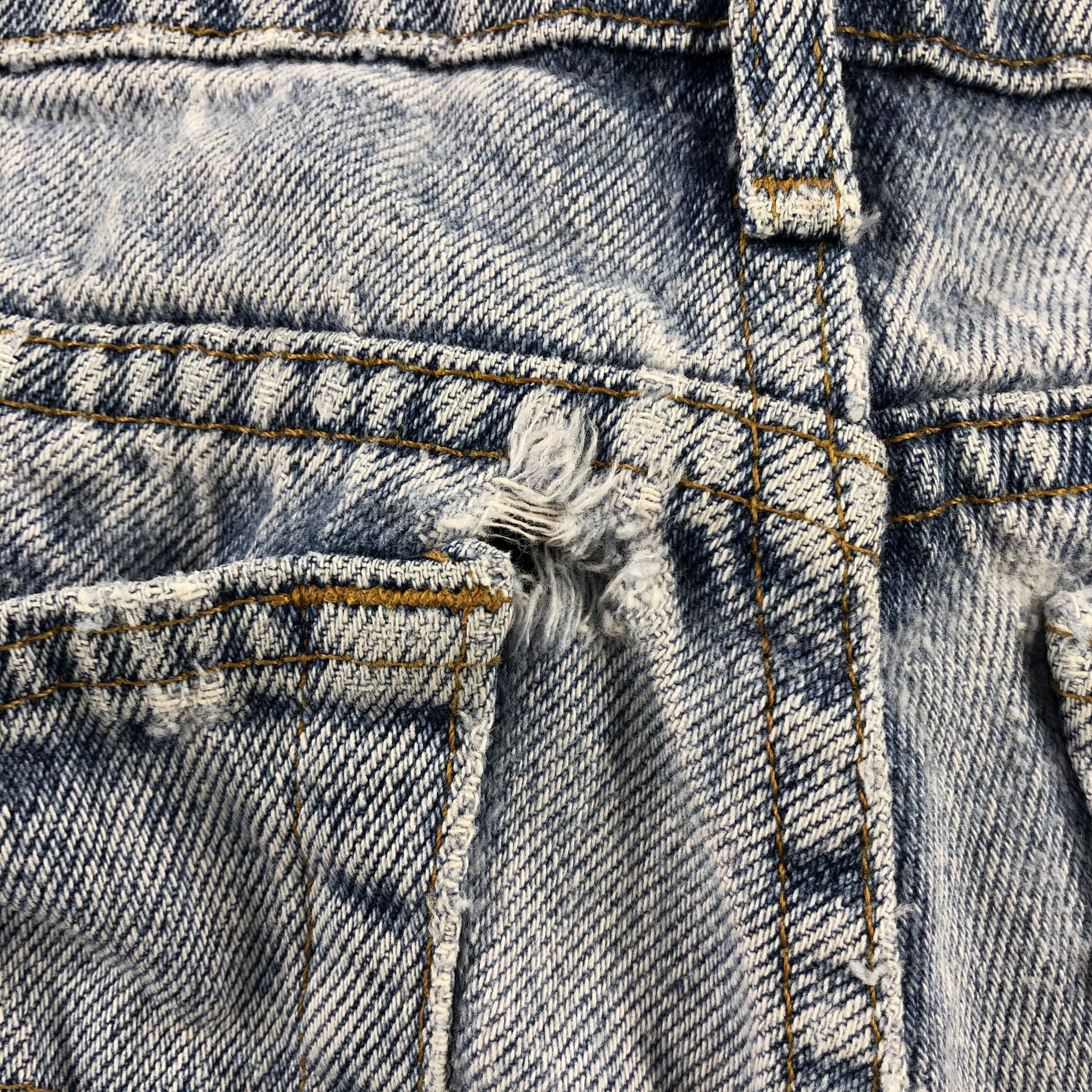 Levi's Vintage 90s Levis 550 Jeans Medium Wash Denim KJ928 Size US 33 - 10 Thumbnail