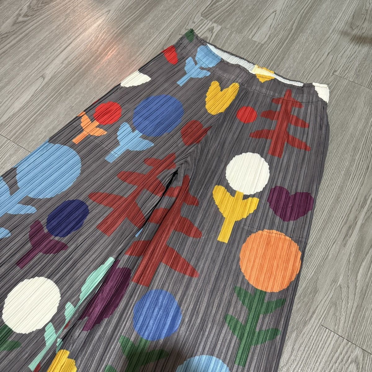 Issey Miyake × Pleats Please Issey Miyake Issey Miyake Pleats Please Grey Colorful Long Pants Size 30" / US 8 / IT 44 - 2 Thumbnail