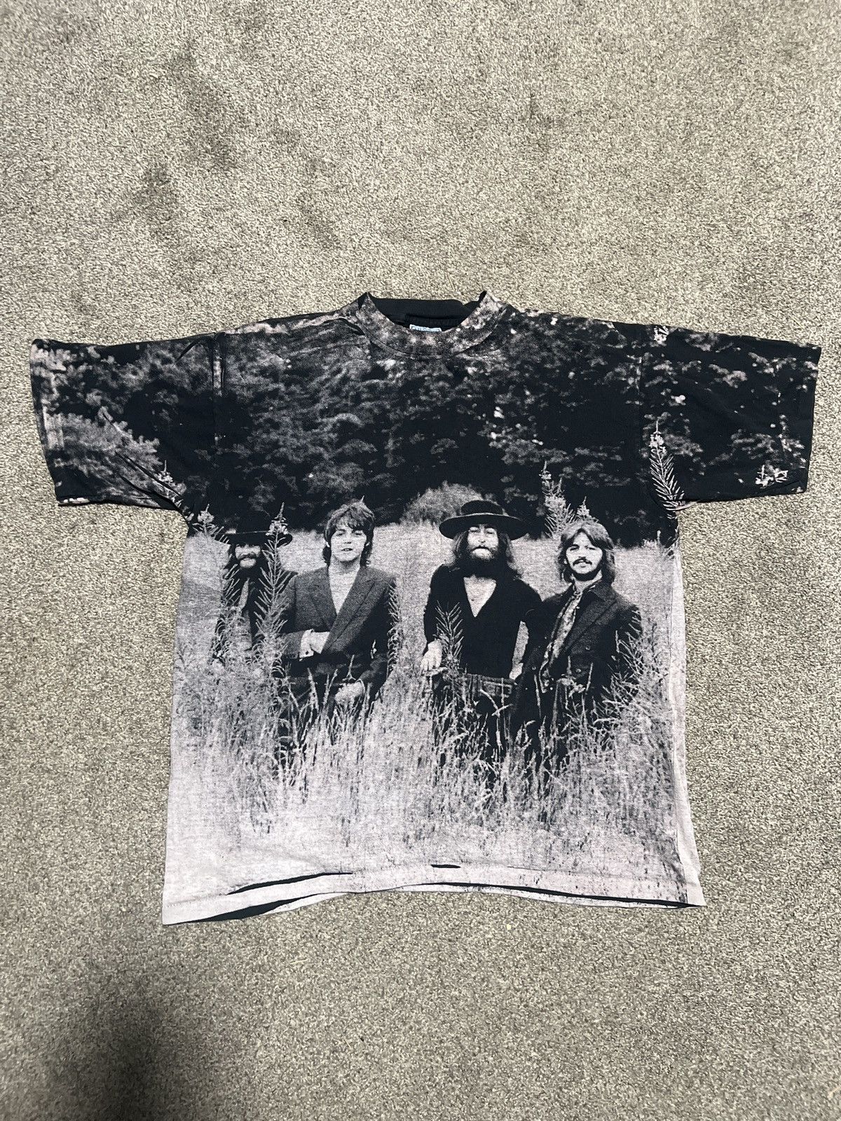 Band Tees Vintage 1995 AOP The Beatles T Shirt Size XL Size US XL / EU 56 / 4 - 1 Thumbnail