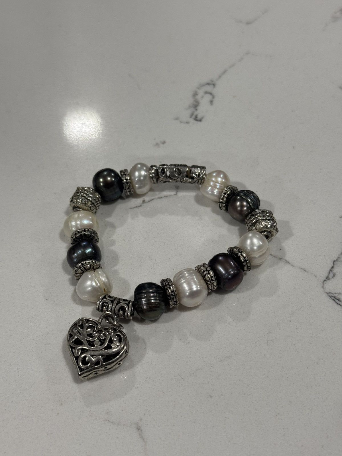 Jewelry Freshwater Pearl Bracelet Charm Black & White Pearls Size ONE SIZE - 6 Thumbnail
